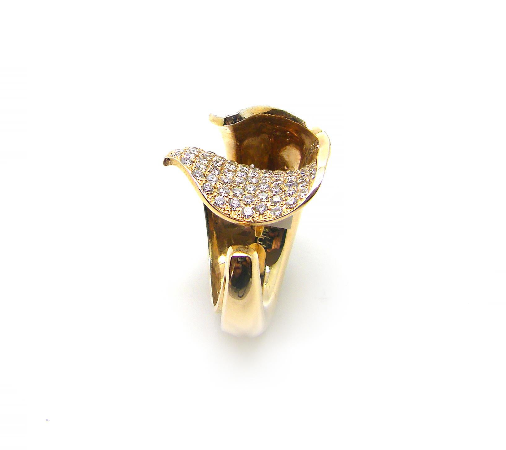 Georgios Collections Bague jonc large à double anneau ouvert en or rose 18 carats et diamants blancs en vente 1