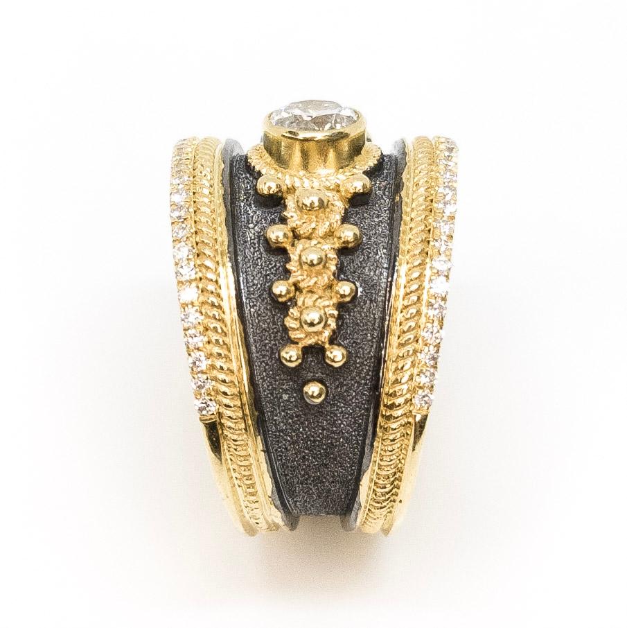 Byzantin Georgios Collections Bague à anneau bicolore en diamant solitaire 18 carats et rhodium en vente