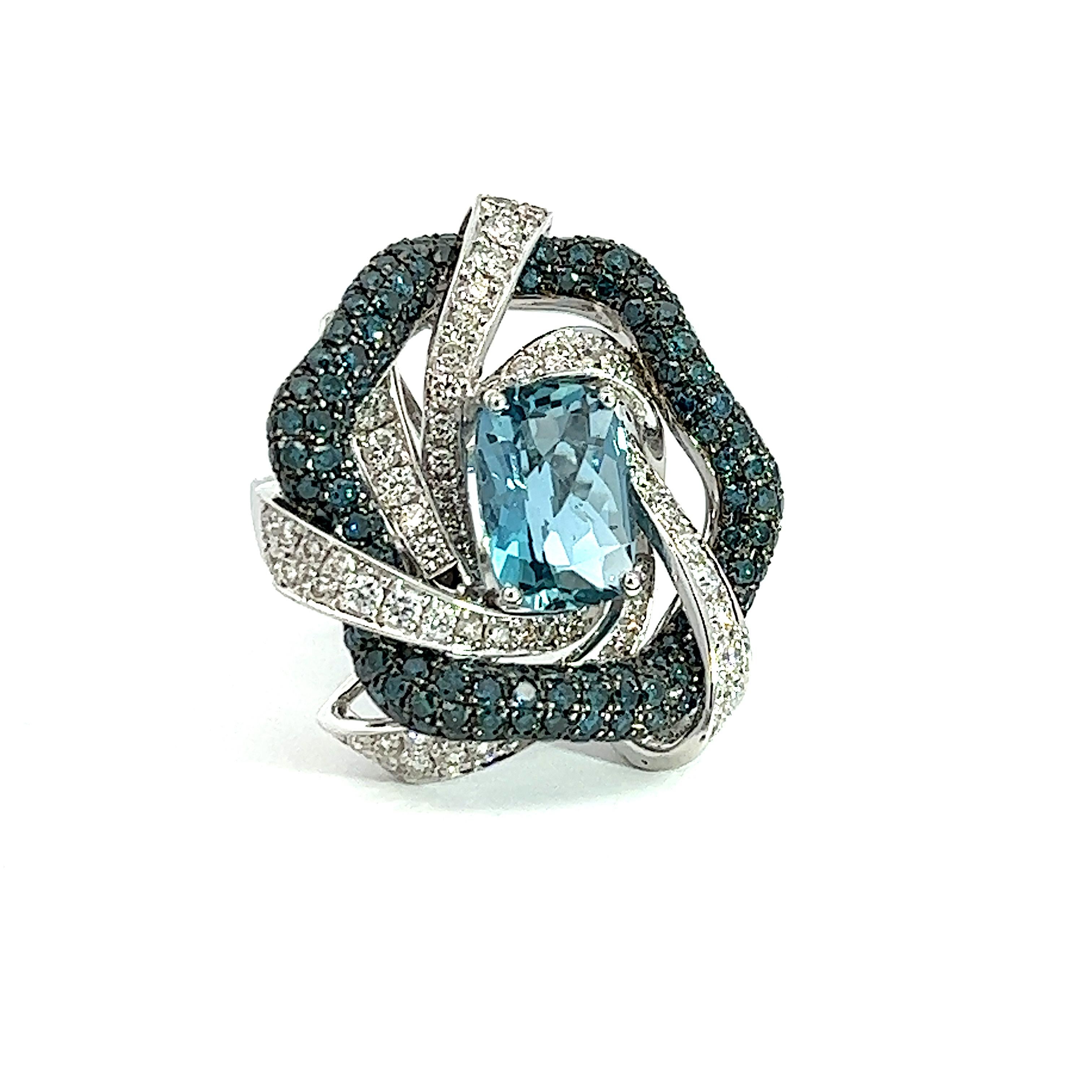 Georgios Collections Bague en or blanc 18 carats aigue-marine bleu et diamant blanc en vente 3