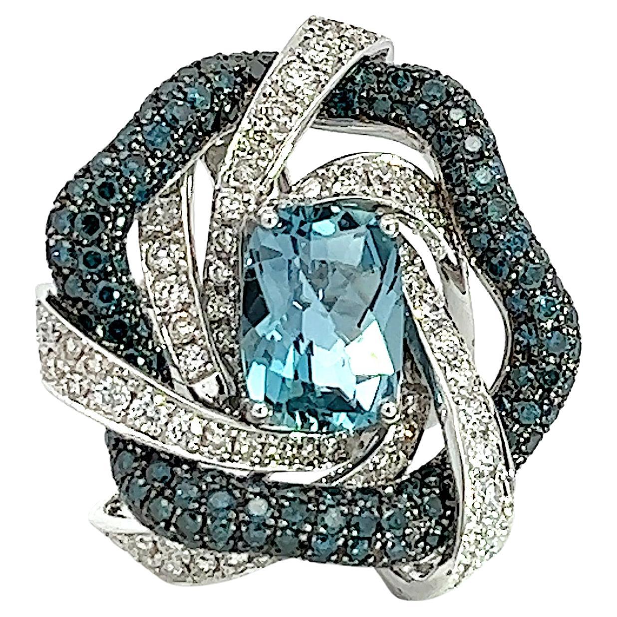 Georgios Kollektionen 18 Karat Weißgold Aquamarin-Ring mit blauem und weißem und weißem Diamanten