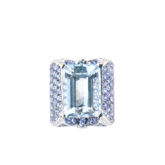 Georgios Collections Ring aus 18 Karat Weißgold mit Aquamarin, Saphiren und Diamanten