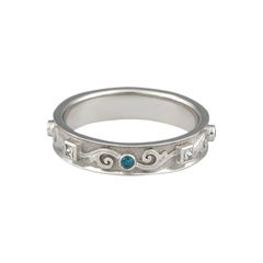 Georgios Collections: 18 Karat Weißgold, dünner Bandring mit blauen und weißen Diamanten