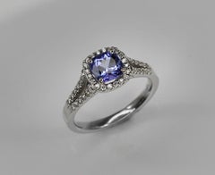 Colecciones Georgios Anillo de oro blanco de 18 quilates con tanzanita y diamantes talla cojín