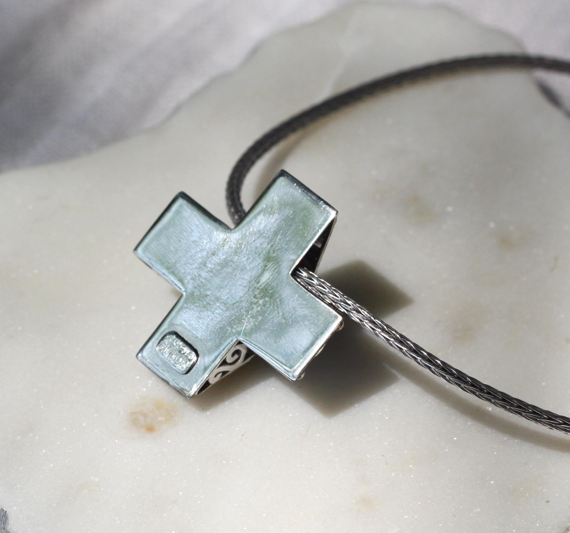 Collana Georgios Collections con croce di diamanti e corda in oro bianco 18 carati in vendita 3