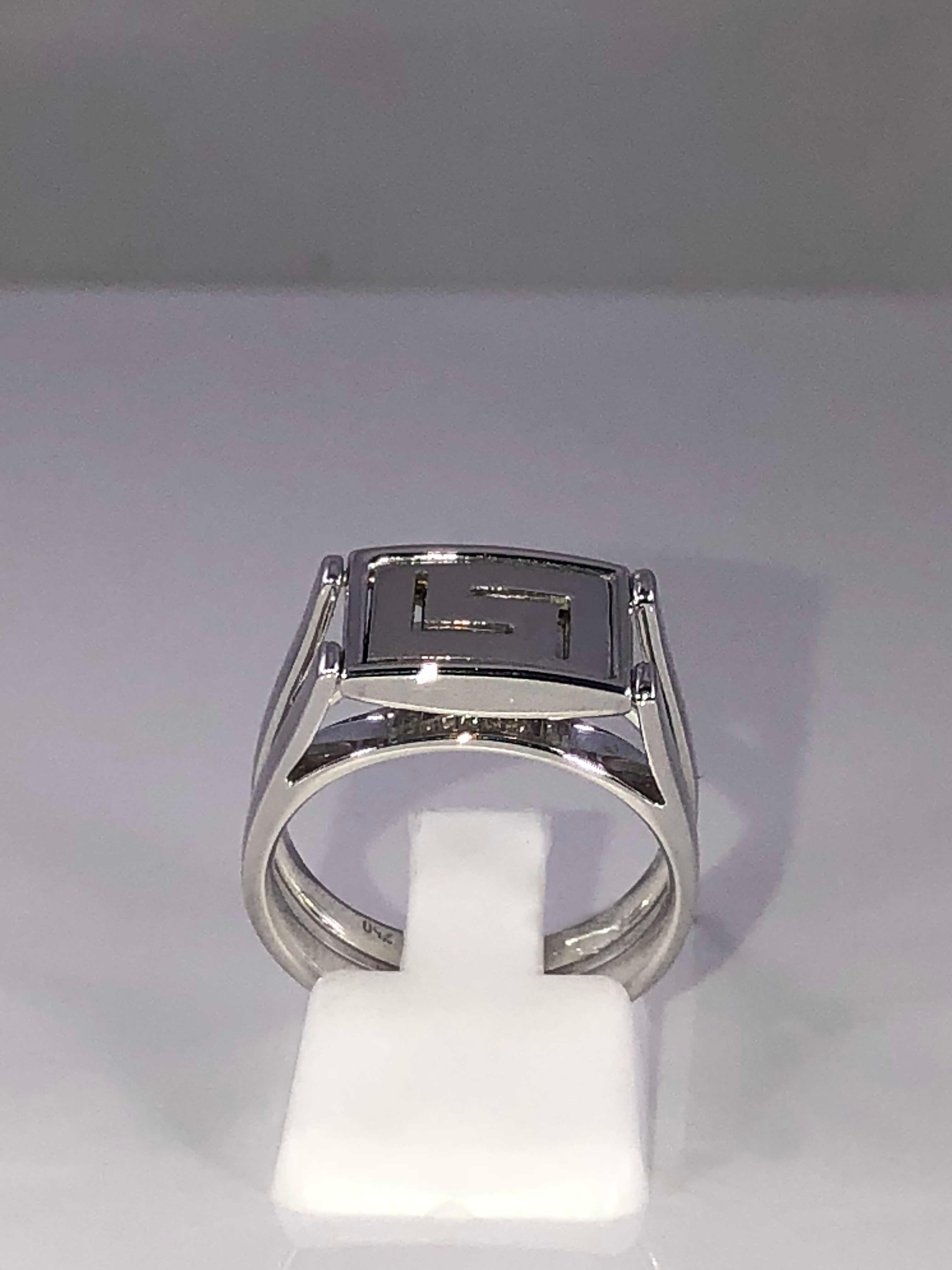 Round Cut Georgios Collections 18 Karat White Gold Diamond Reversible Greek Key Ring