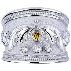 Georgios Collections Bague jonc en or blanc 18 carats et diamants avec un diamant jaune