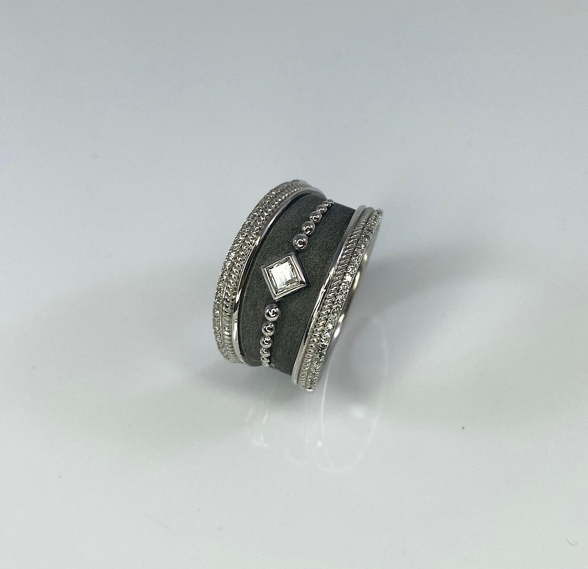 Georgios Collections Bague en or blanc 18 carats avec diamants et rhodium noir en vente 10