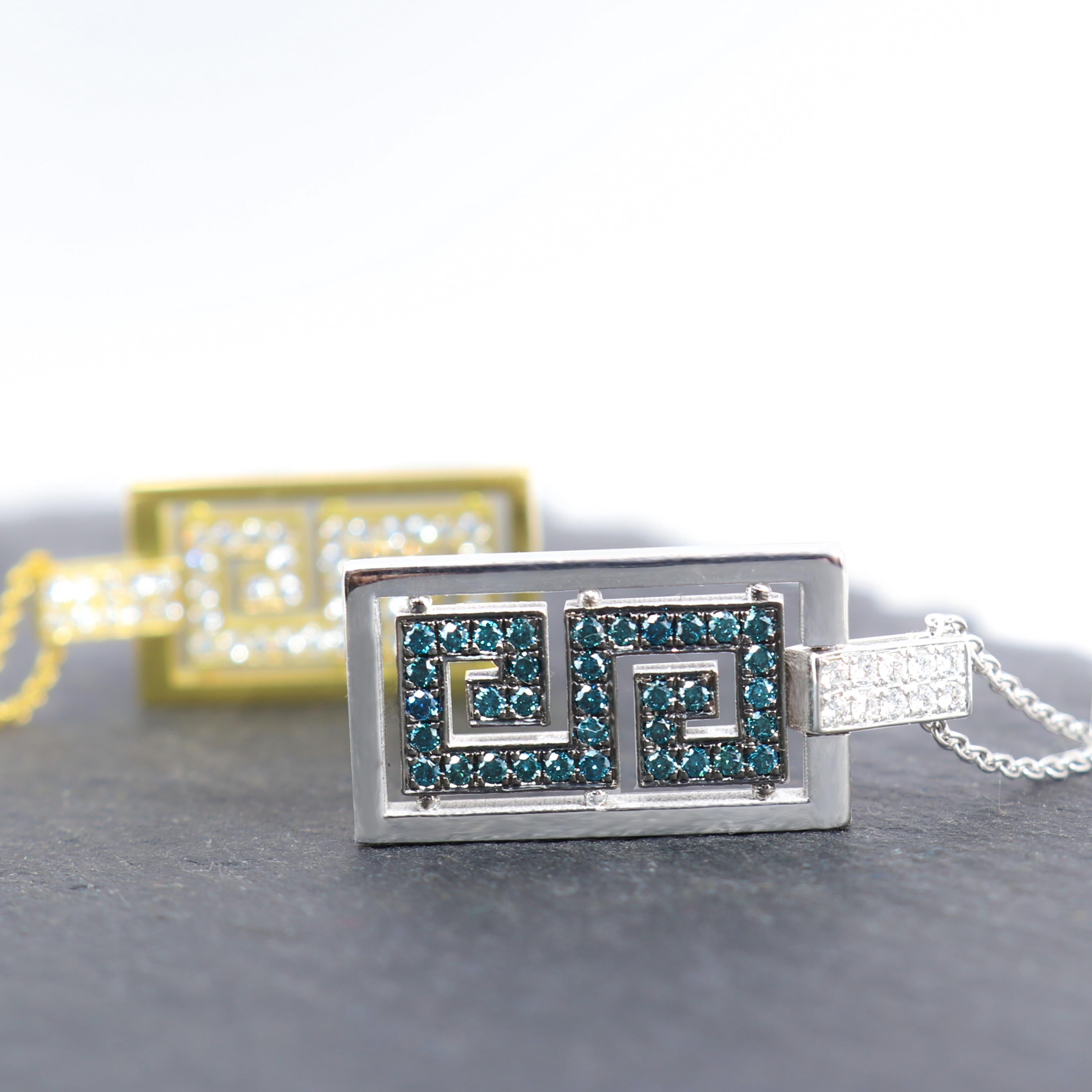 Ciondolo con diamante blu Georgios Collections in oro bianco 18 carati con design a chiave greca in vendita 1