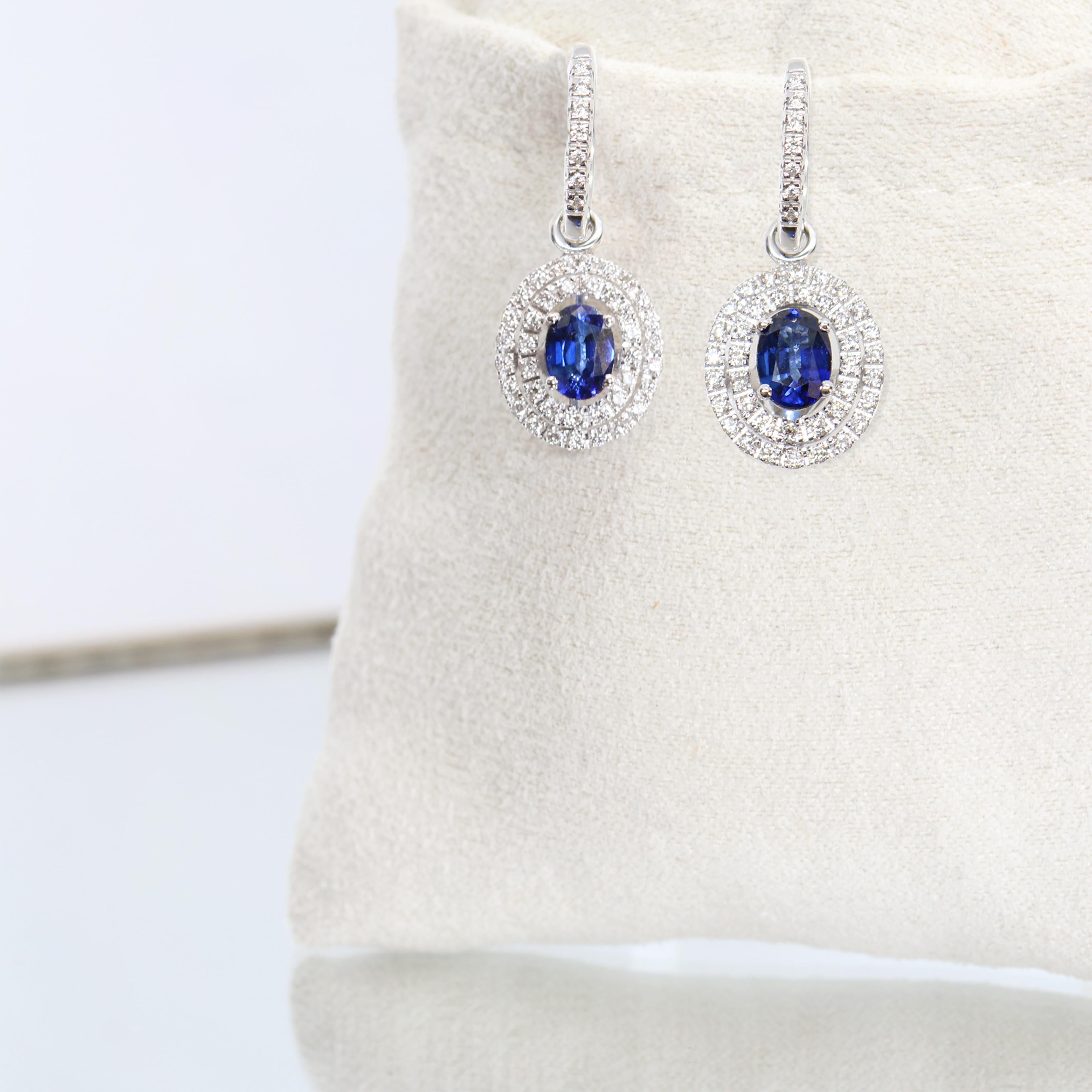 Moderne Georgios Collections Boucles d'oreilles en or blanc 18 carats avec saphirs ovales et diamants en vente