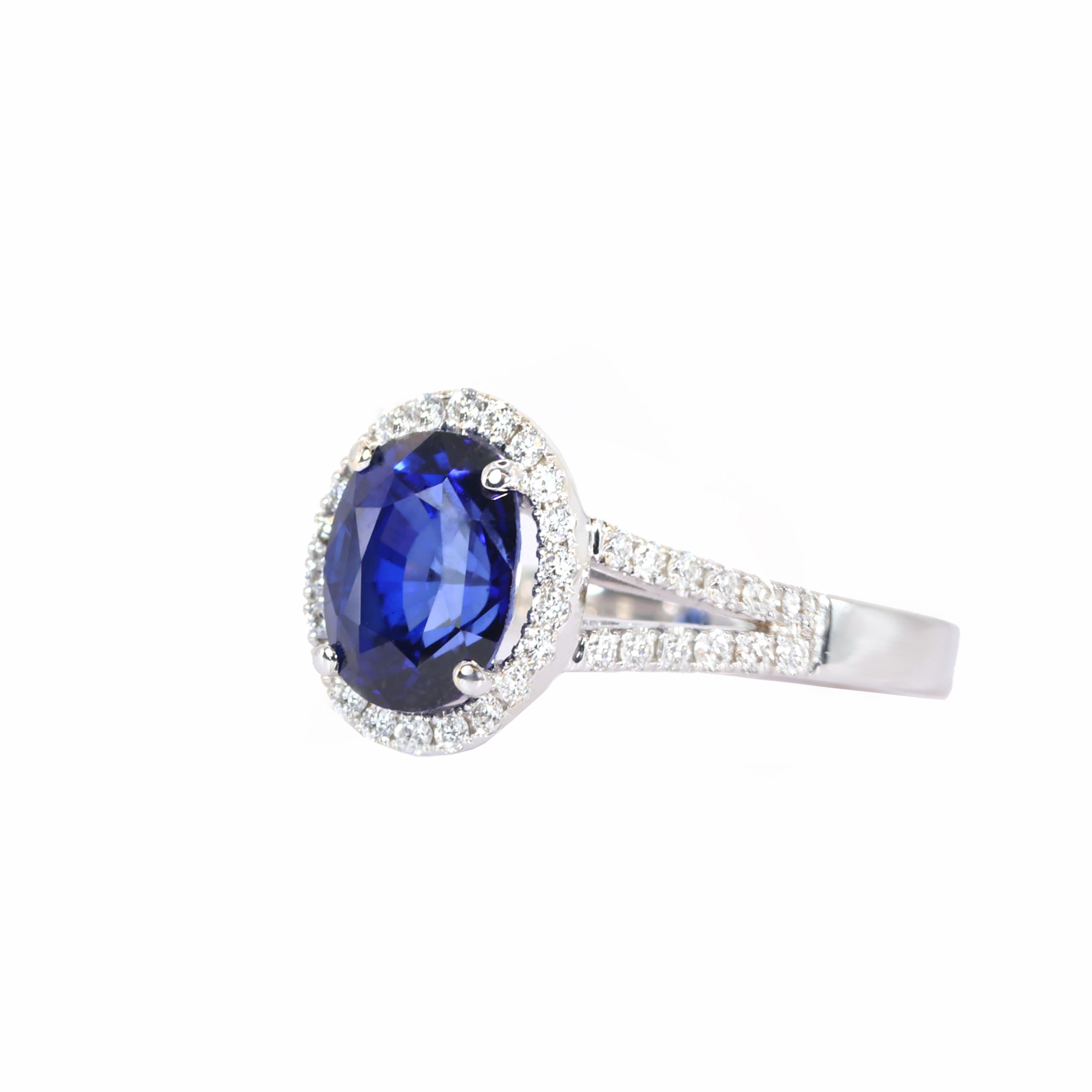 Georgios Collections 18 Karat White Gold Oval Sapphire Ring with Diamonds im Zustand „Neu“ im Angebot in Astoria, NY