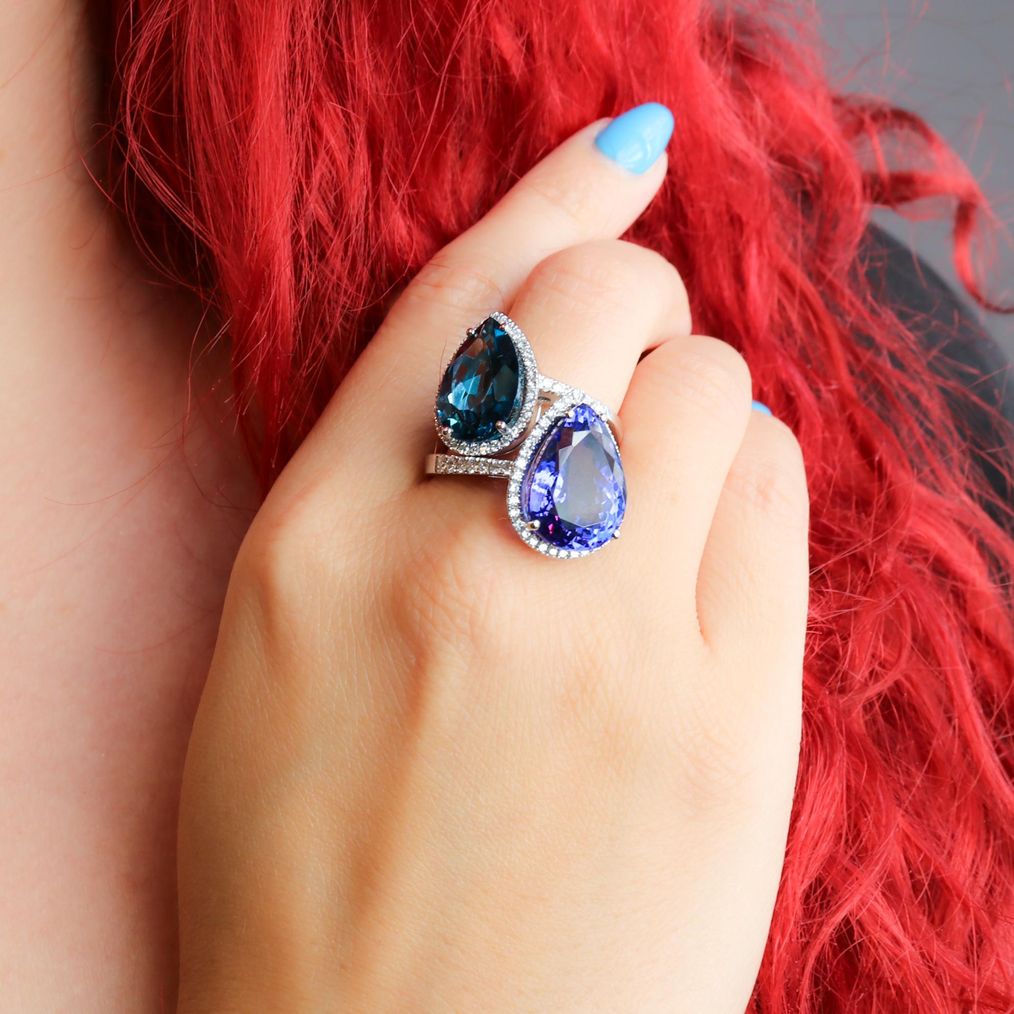 Anello con tanzanite a pera e diamanti in oro bianco 18 carati Georgios Collections in vendita 8