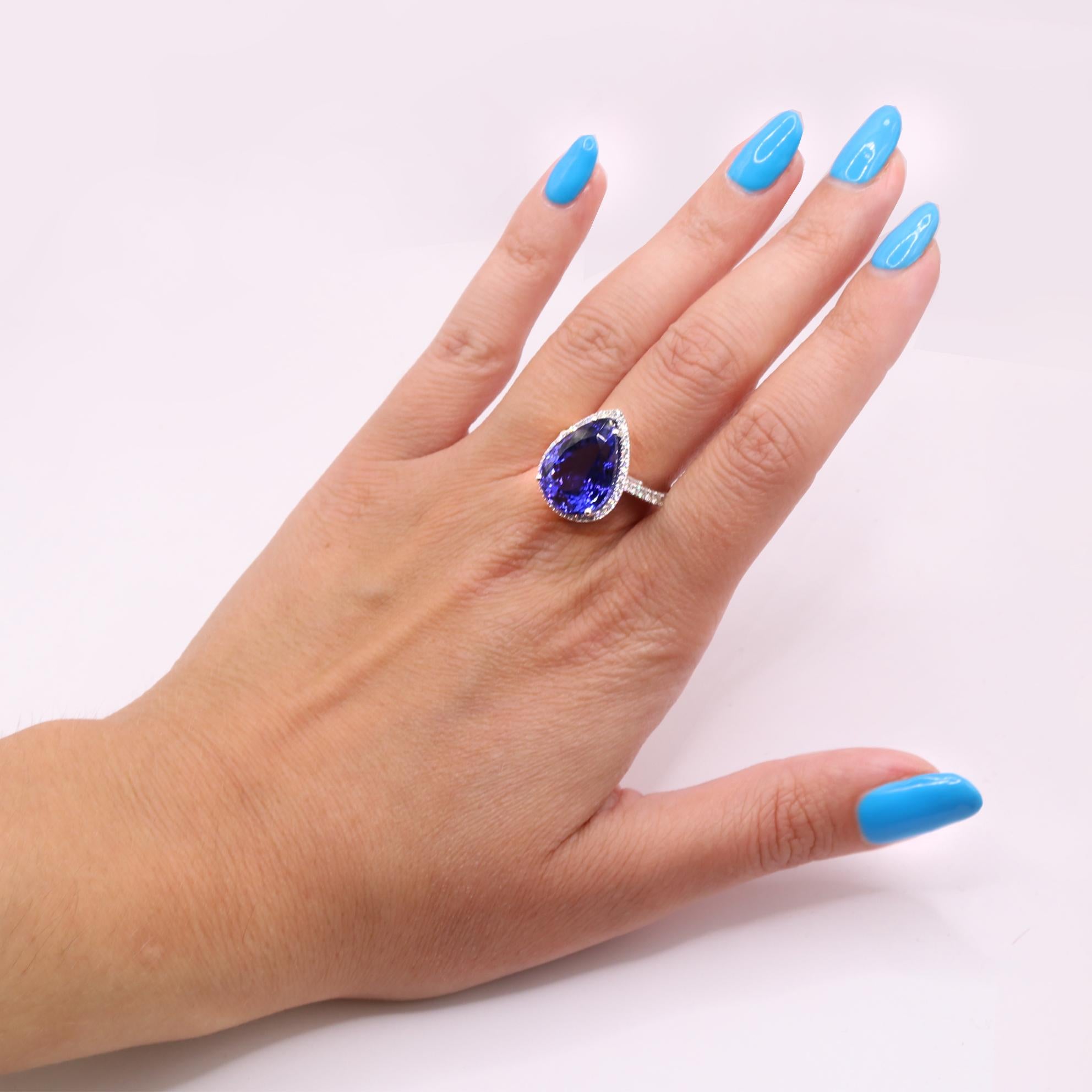 Anello con tanzanite a pera e diamanti in oro bianco 18 carati Georgios Collections in vendita 1