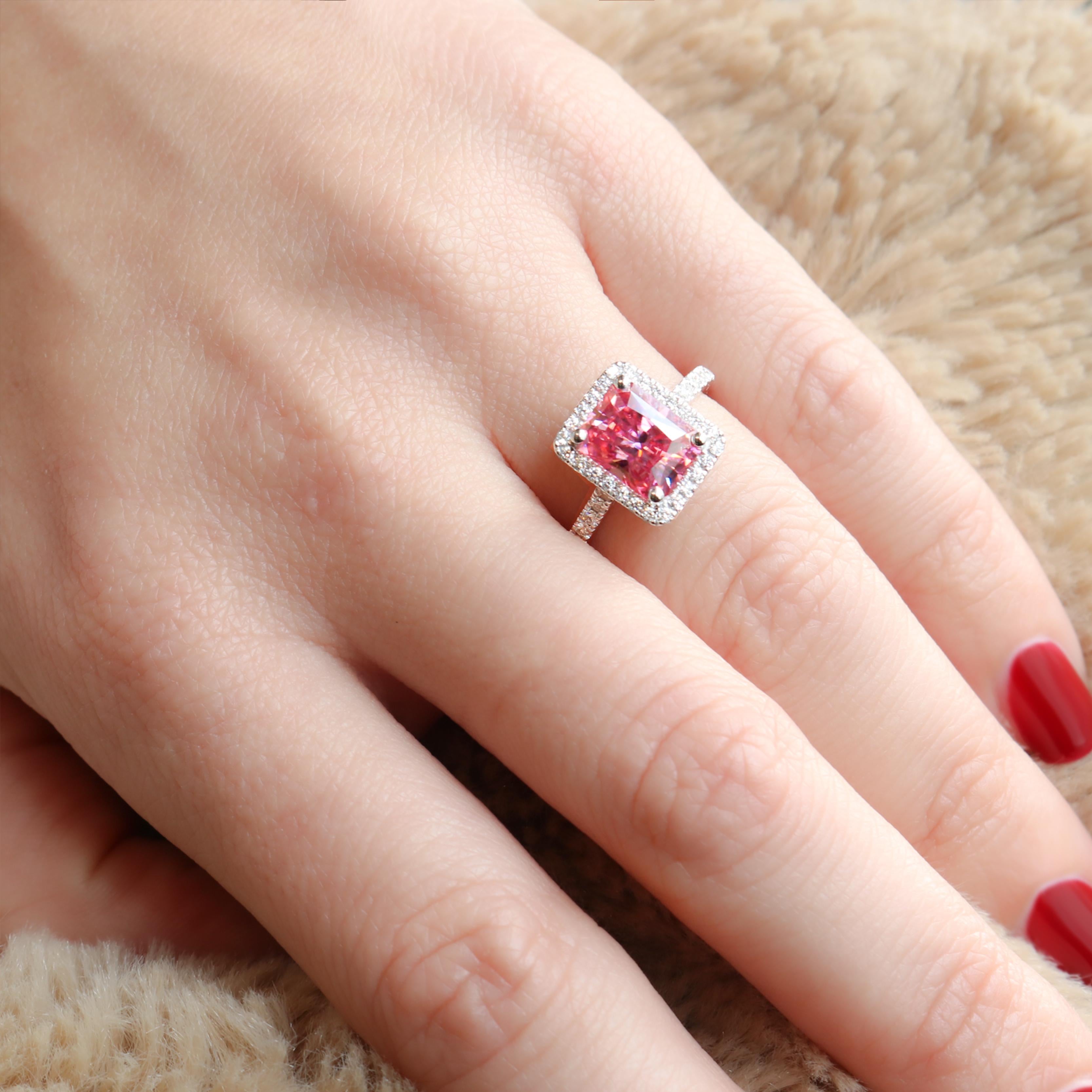 Georgios Collections, bague en or blanc 18 carats avec Moissanite rose et diamants en vente 7