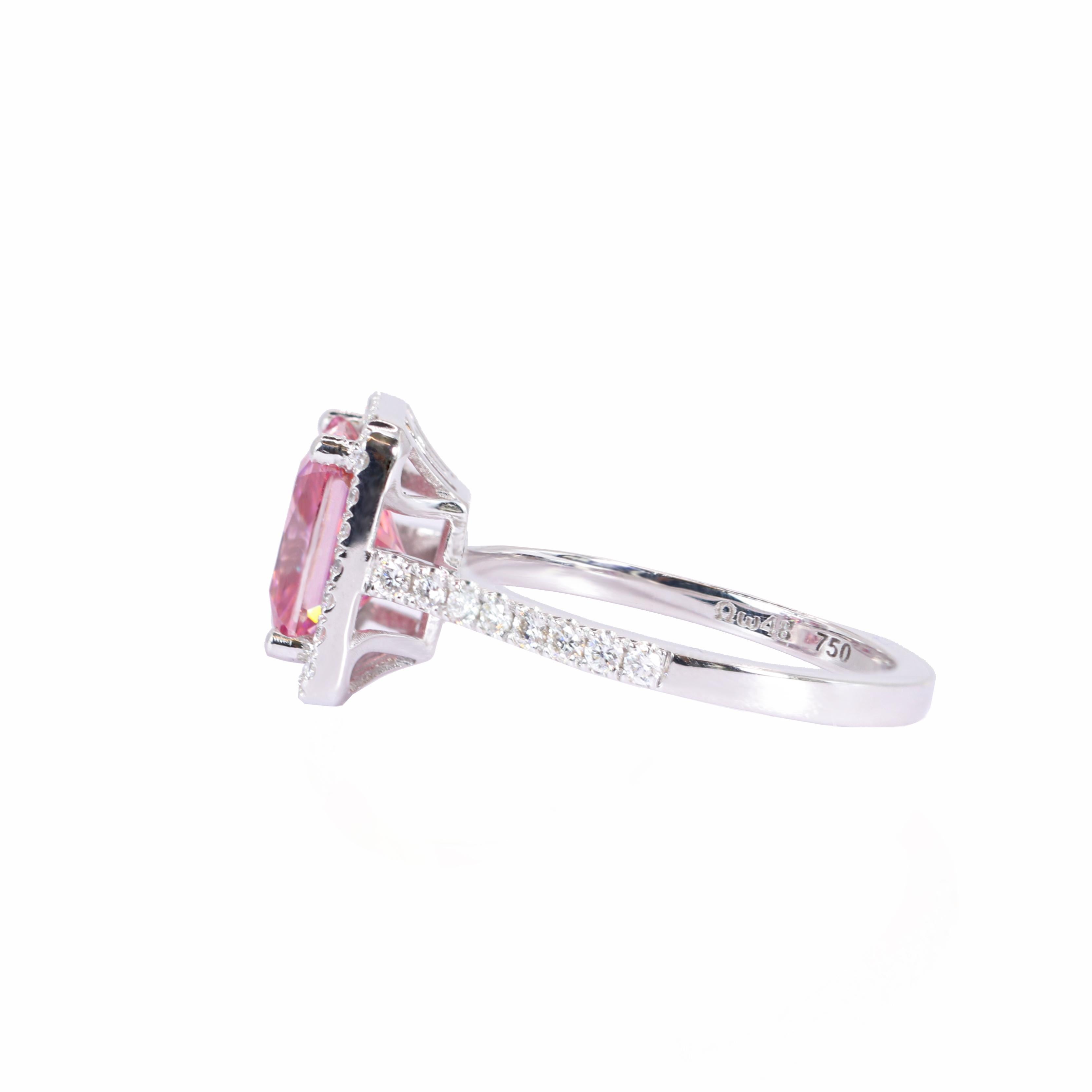 Contemporain Georgios Collections, bague en or blanc 18 carats avec Moissanite rose et diamants en vente