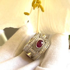 Anello a fascia larga con rubino e diamanti in oro bianco 18 carati Georgios Collections