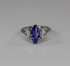 Georgios Collections 18 Karat Weißgold Tansanit Solitär und Diamant-Ring