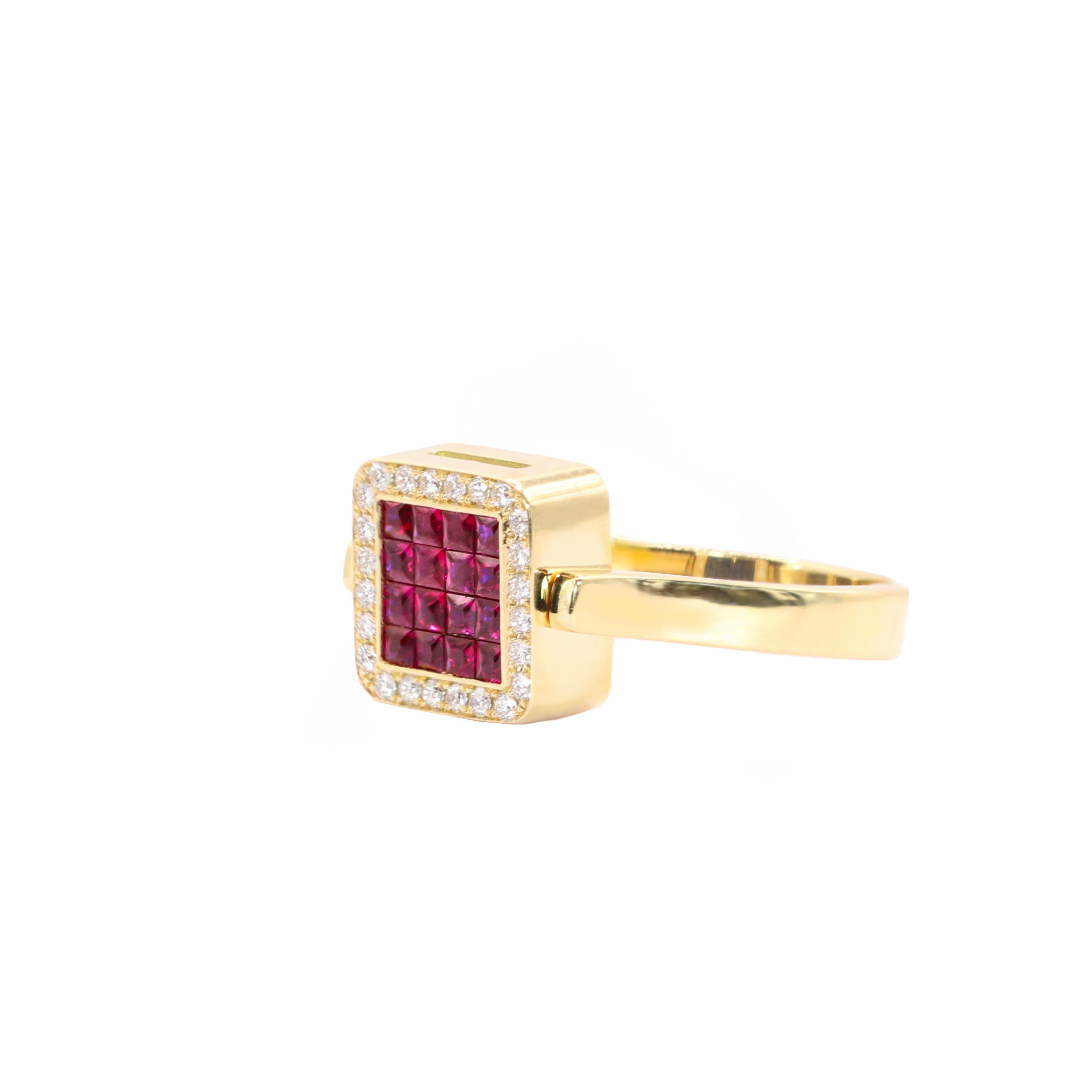 Donna Georgios Collections 18 Karat Yellow Double Face Ring with Rubies and Sapphires in vendita