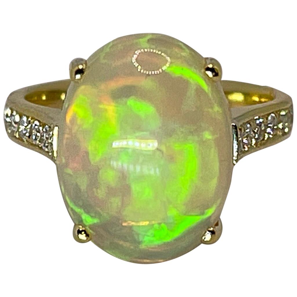 Georgios Collections Australischer Opal-Diamant-Ring aus 18 Karat Gelbgold