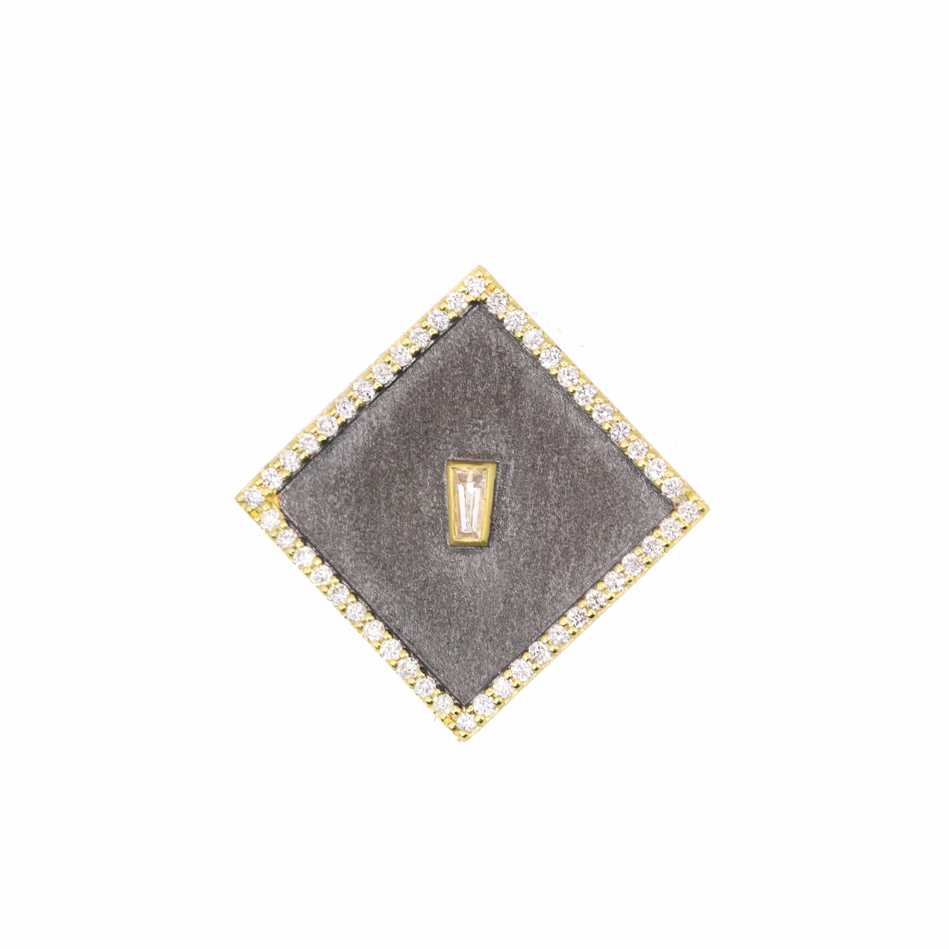 Taille baguette Georgios Collections Pendentif en or jaune 18 carats avec diamants baguettes et rhodium en vente