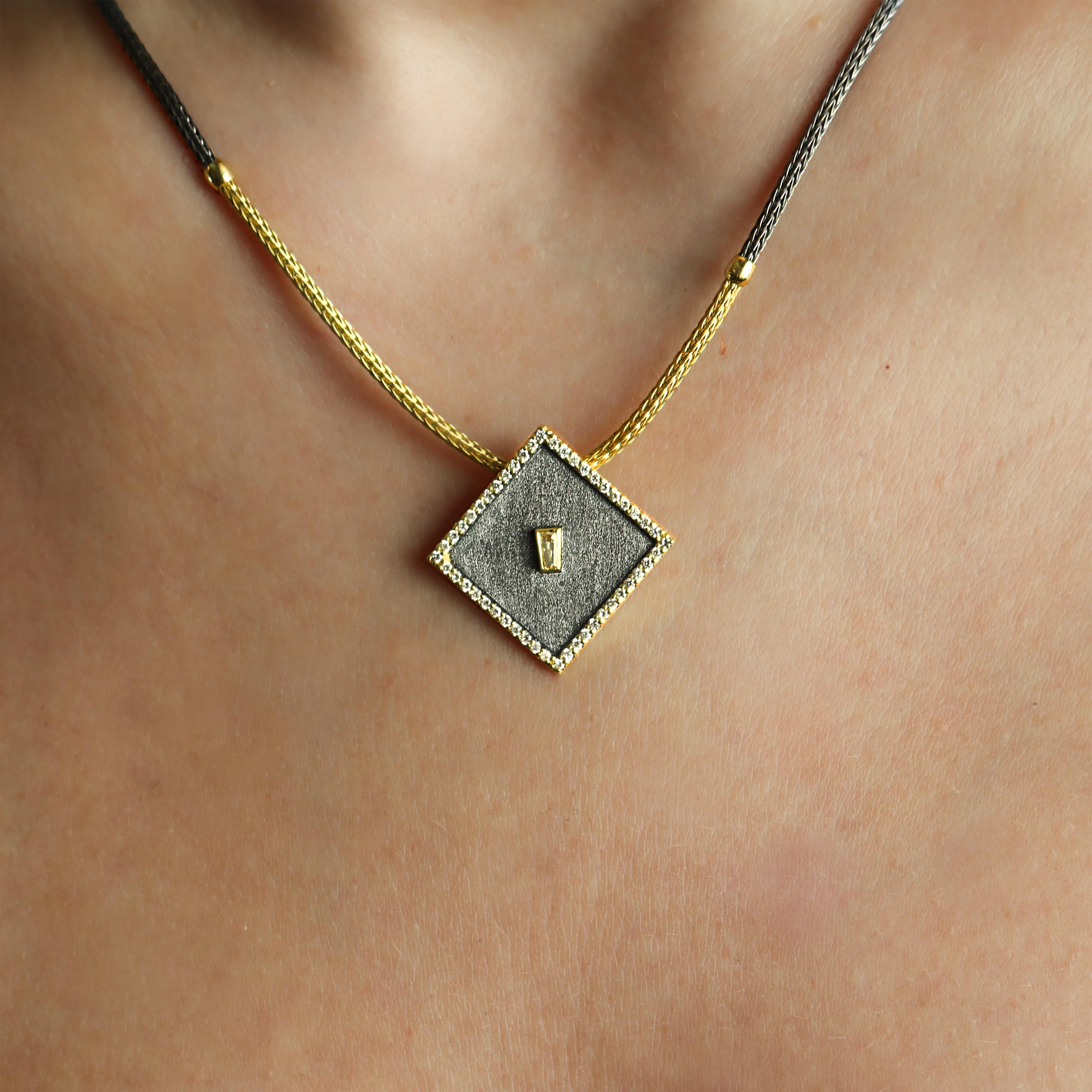 Georgios Collections Pendentif en or jaune 18 carats avec diamants baguettes et rhodium Pour femmes en vente