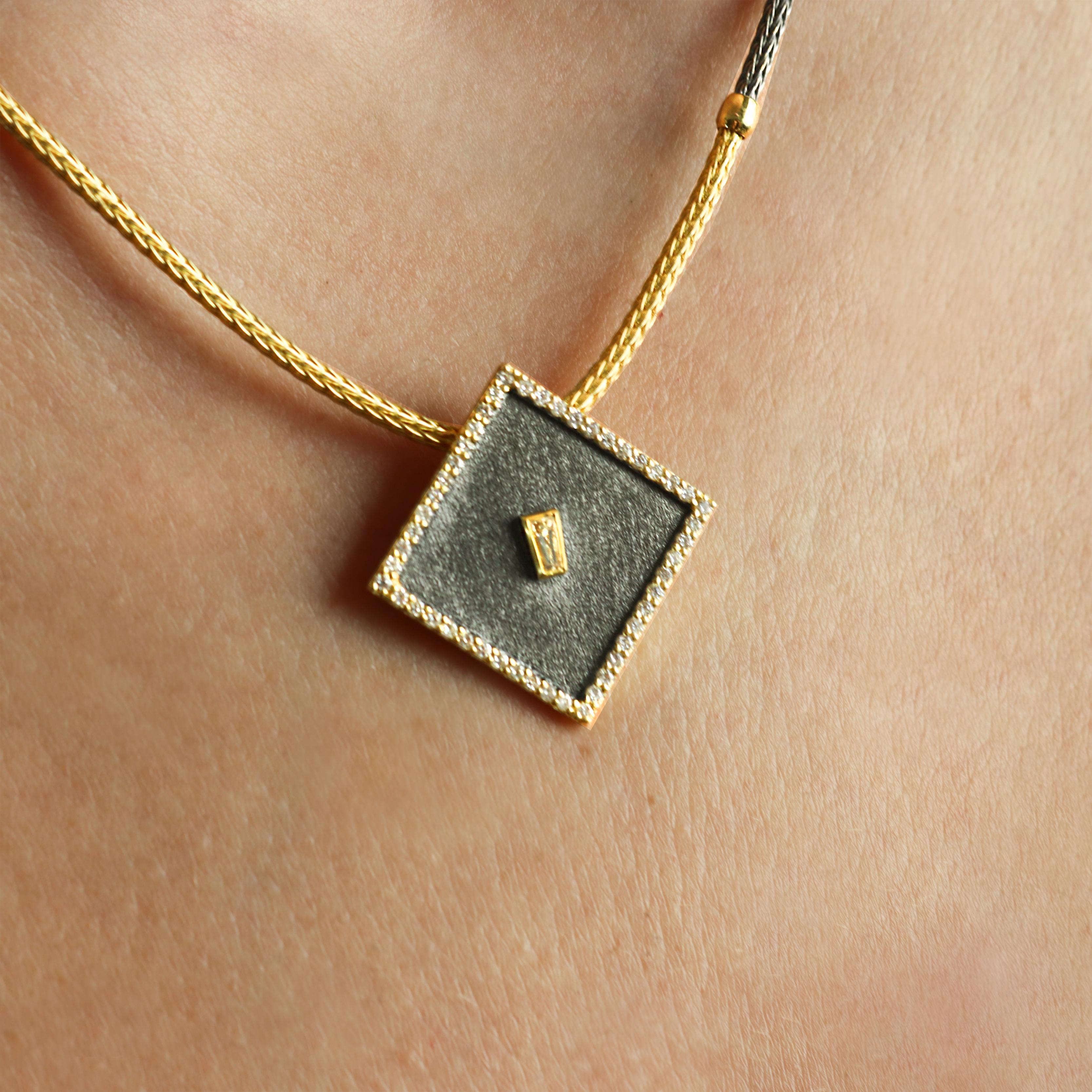 Georgios Collections Pendentif en or jaune 18 carats avec diamants baguettes et rhodium en vente 1