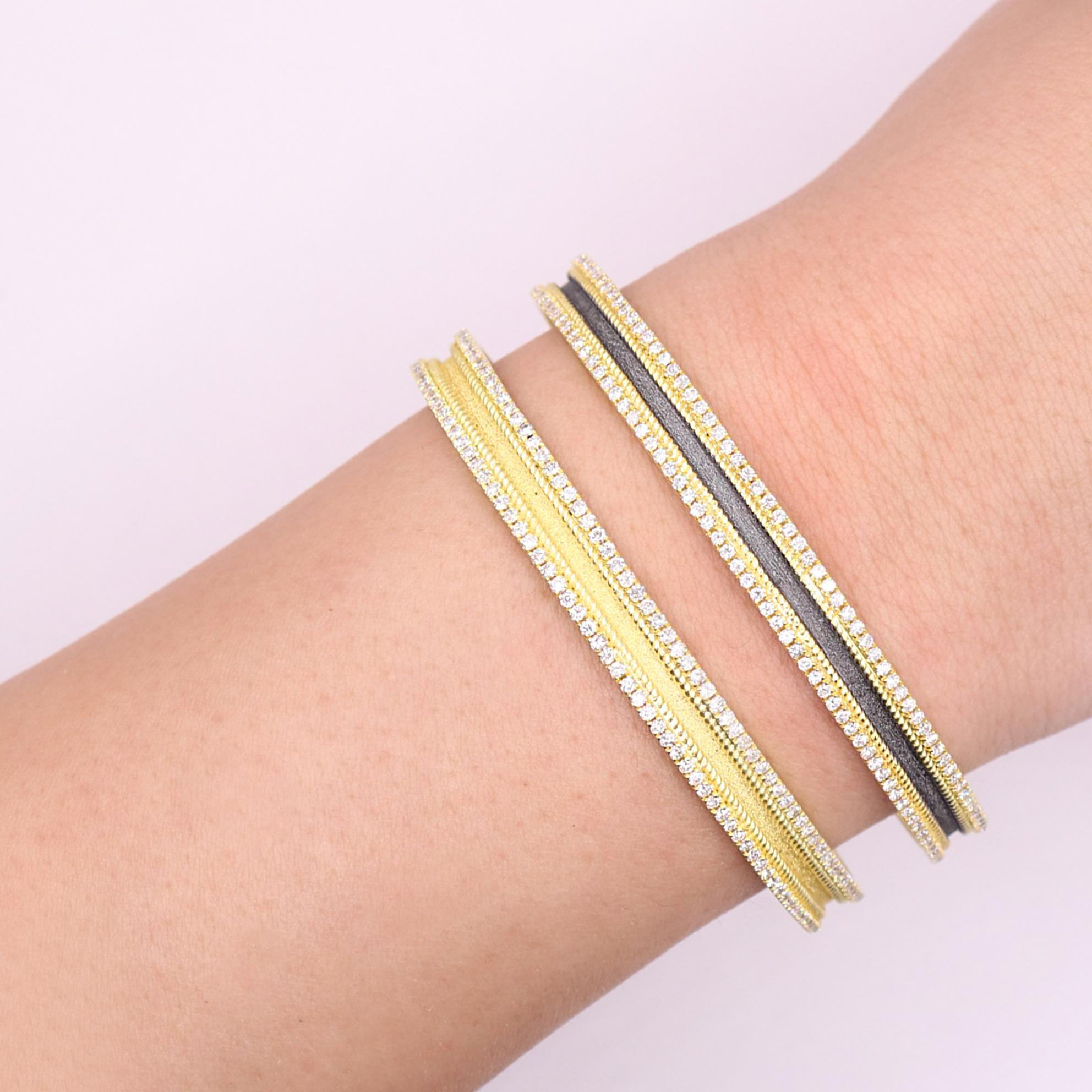 Georgios Kollektionen Armreif aus 18 Karat Gelbgold mit schwarzem Rhodium und Diamanten im Angebot 7