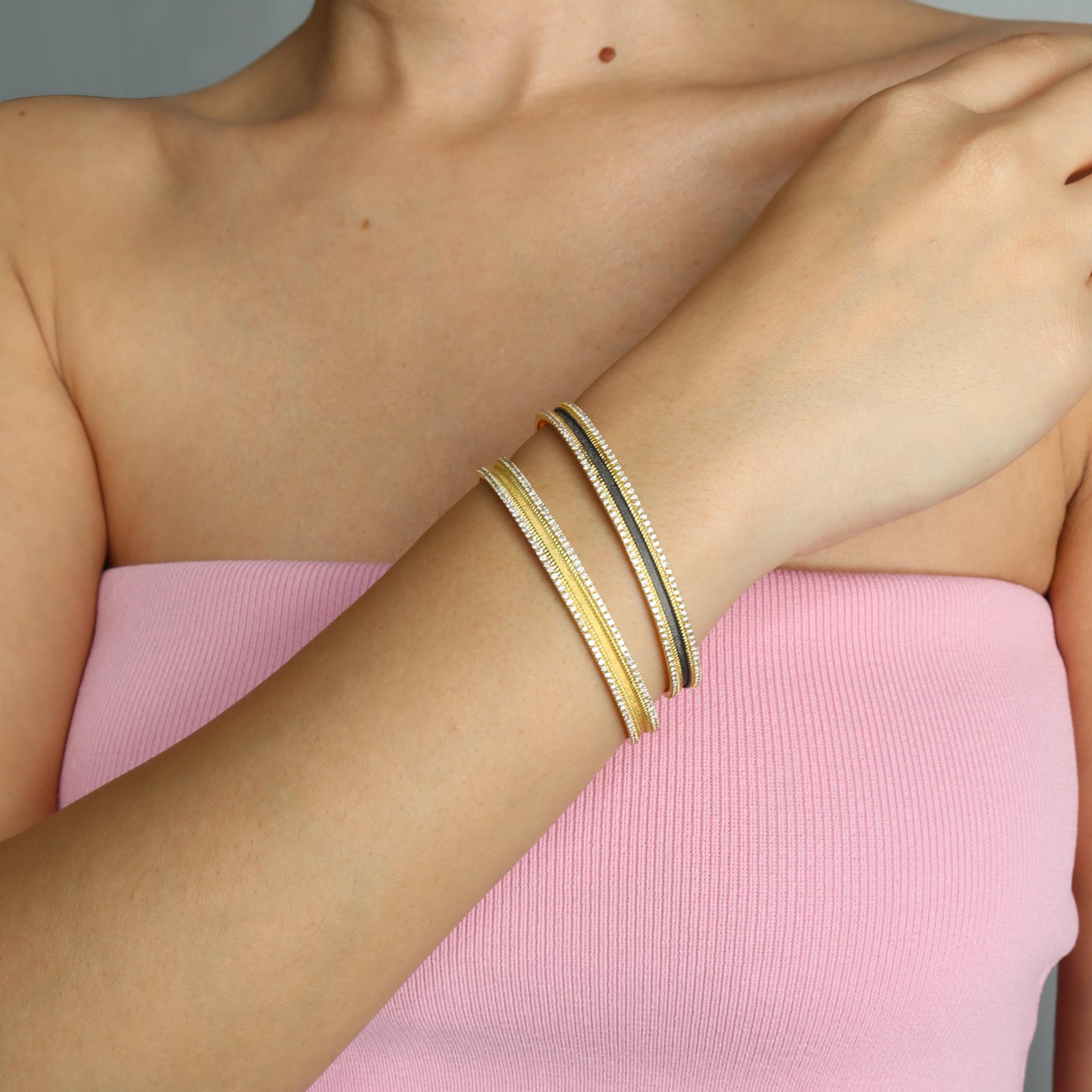 Georgios Kollektionen Armreif aus 18 Karat Gelbgold mit schwarzem Rhodium und Diamanten im Angebot 10