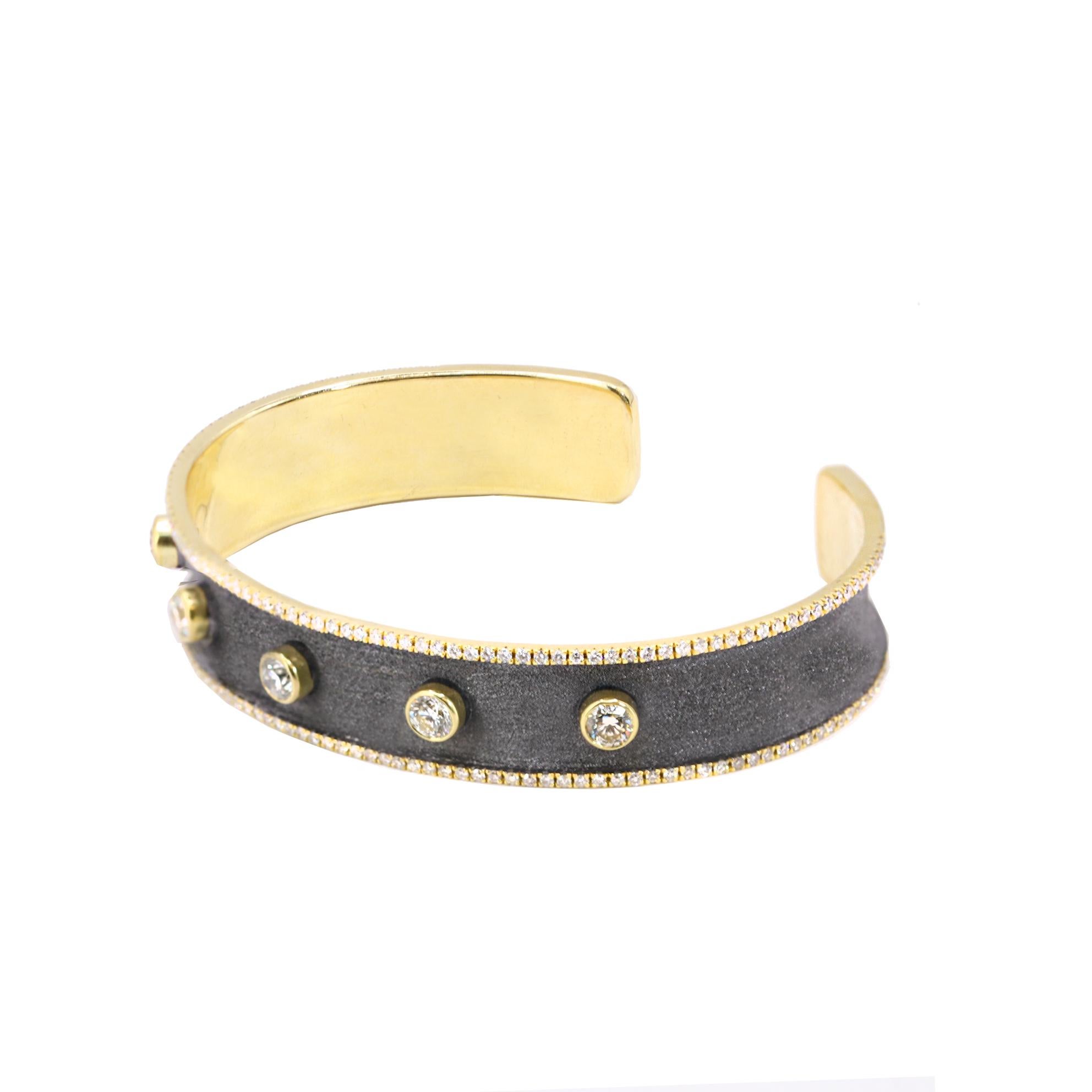Georgios Kollektionen Armreif aus 18 Karat Gelbgold mit schwarzem Rhodium und Diamanten Damen im Angebot