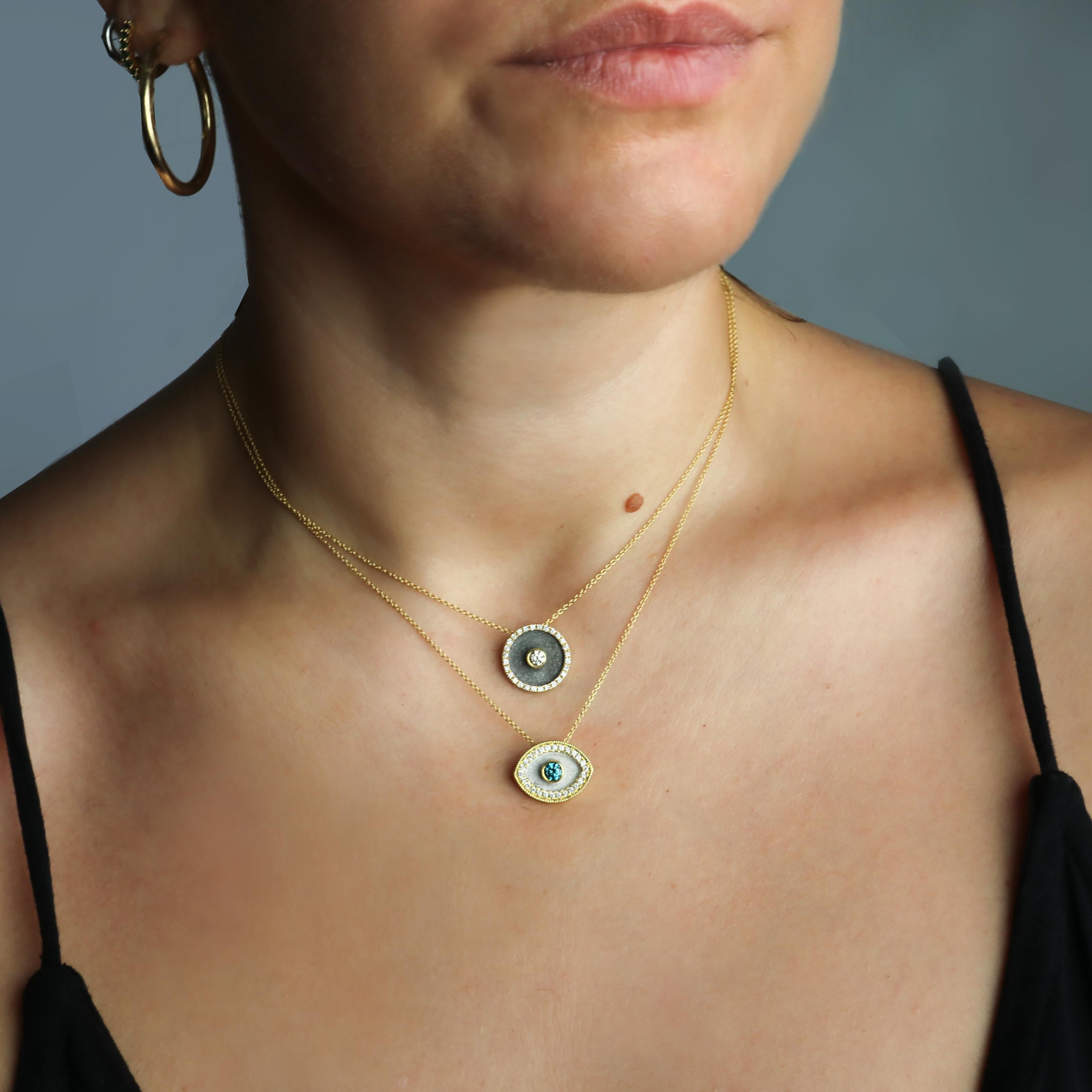 Georgios Collections Collier pendentif Evil Eye en or jaune 18 carats et diamants bleus en vente 5