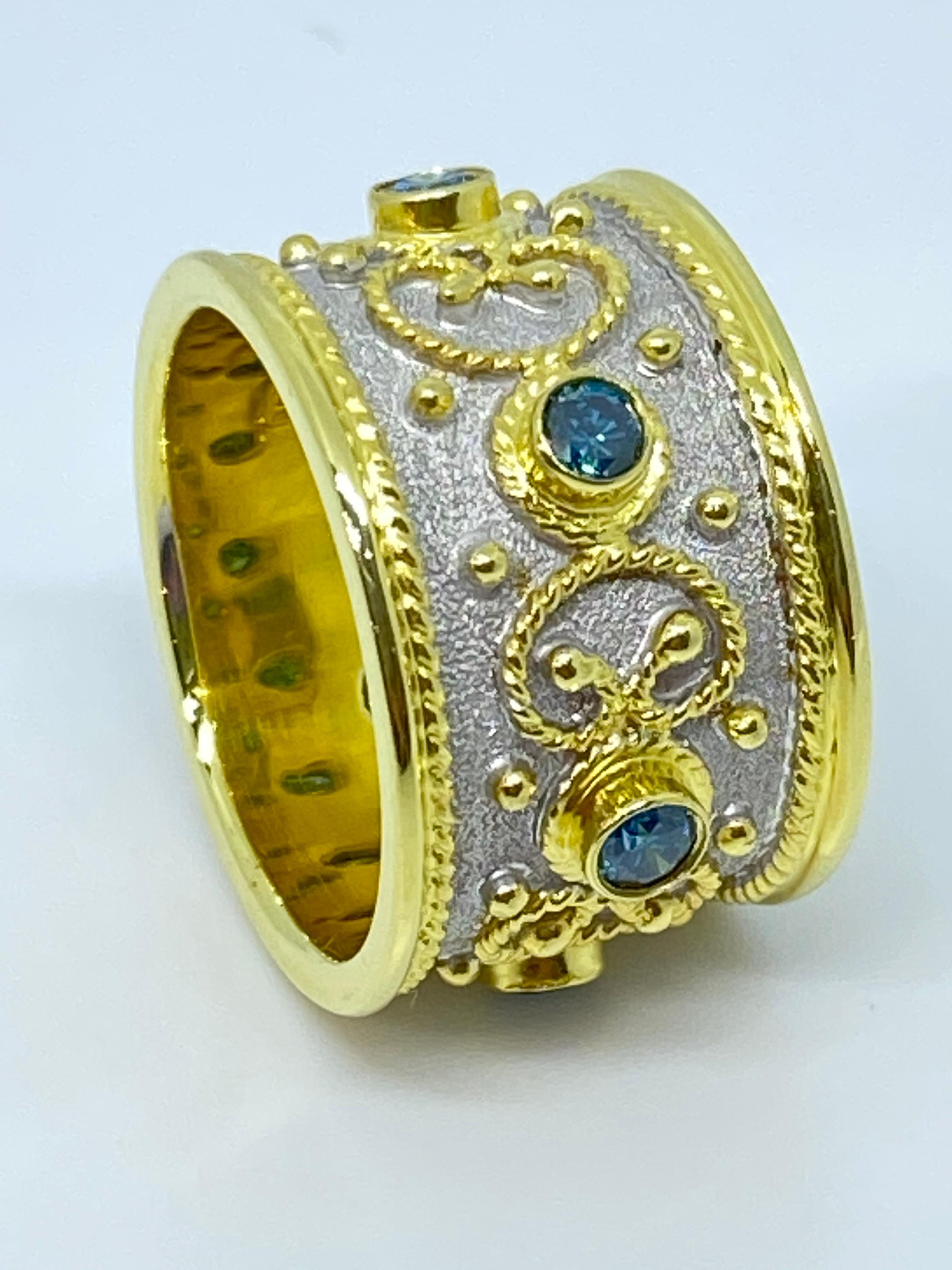 Georgios Kollektionen 18 Karat Gelbgold Blauer Diamant Zweifarbiger breiter Bandring (Byzantinisch) im Angebot
