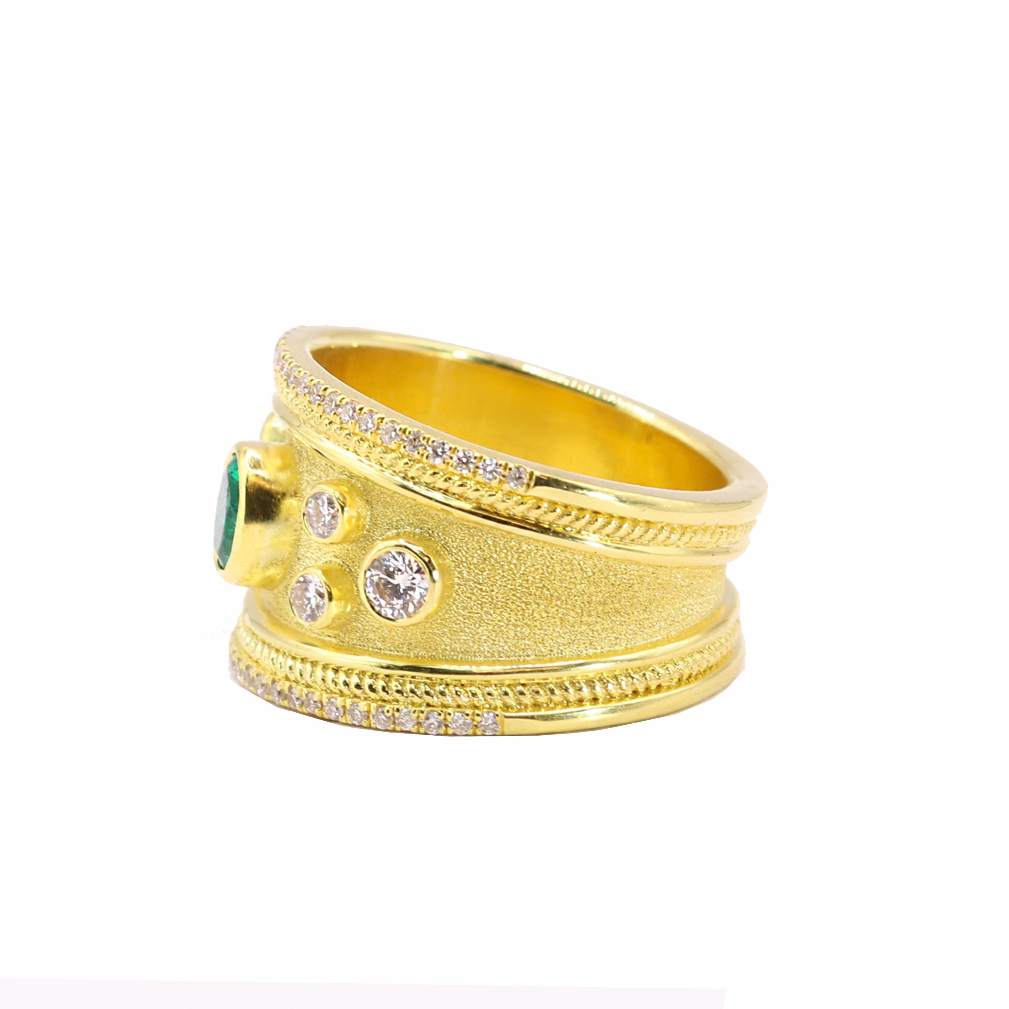 Byzantin Collections Georgios en or jaune 18 carats  Bague byzantine émeraude et diamants en vente