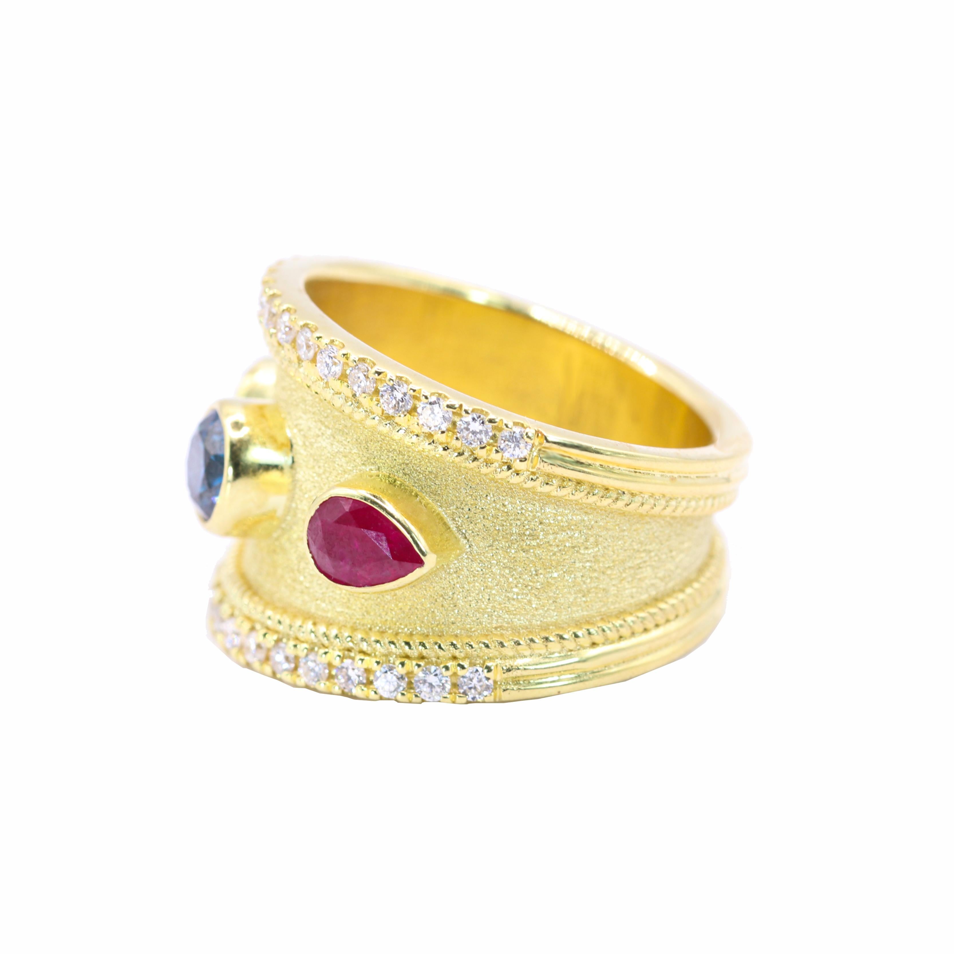 Colecciones Georgios Anillo Bizantino de Oro Amarillo de 18 Kilates con Rubí y Diamante Azul Corte pera en venta