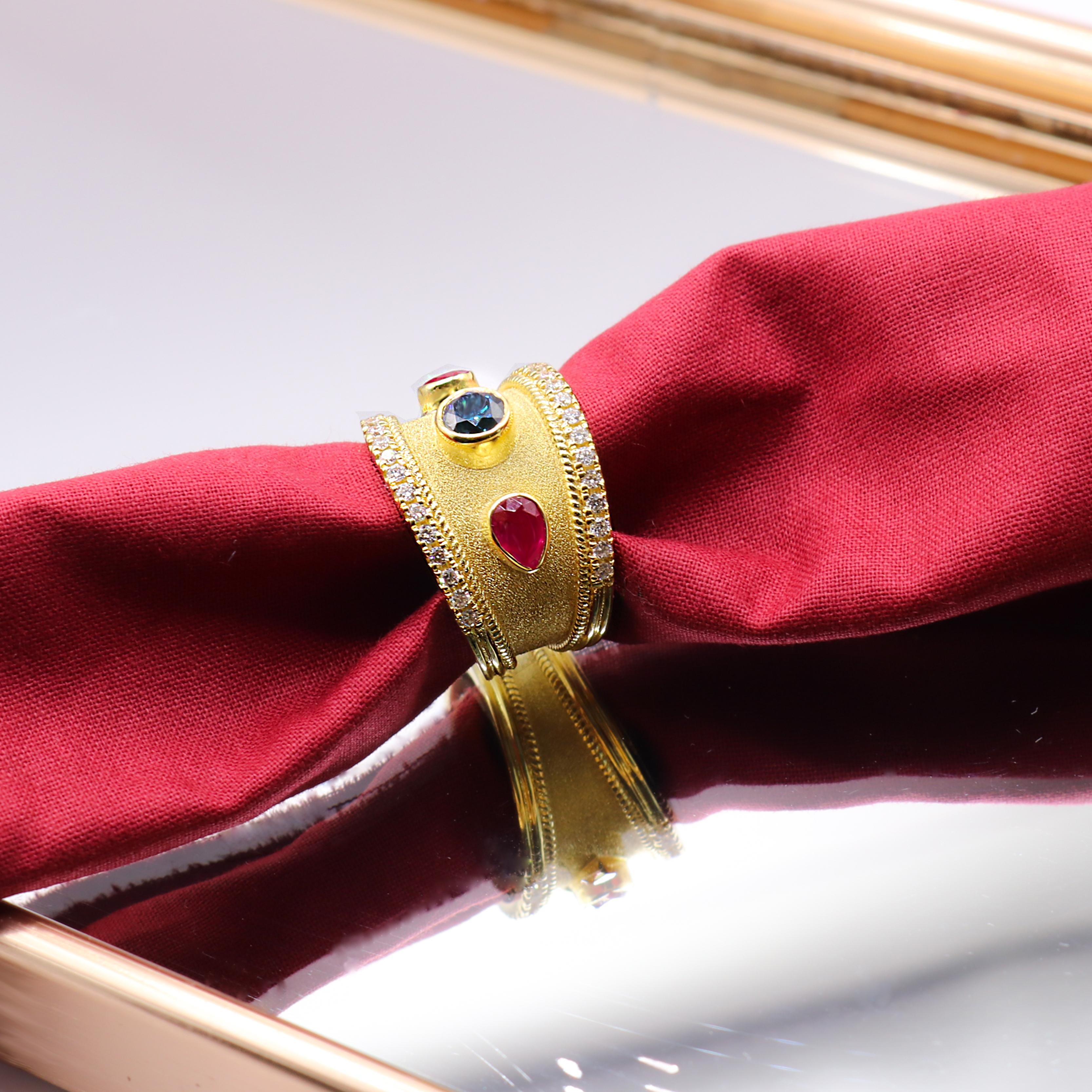 Colecciones Georgios Anillo Bizantino de Oro Amarillo de 18 Kilates con Rubí y Diamante Azul en venta 1