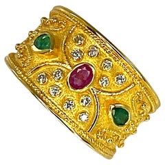 Georgios Collections, bague en or jaune 18 carats, rubis byzantin, émeraude et diamant
