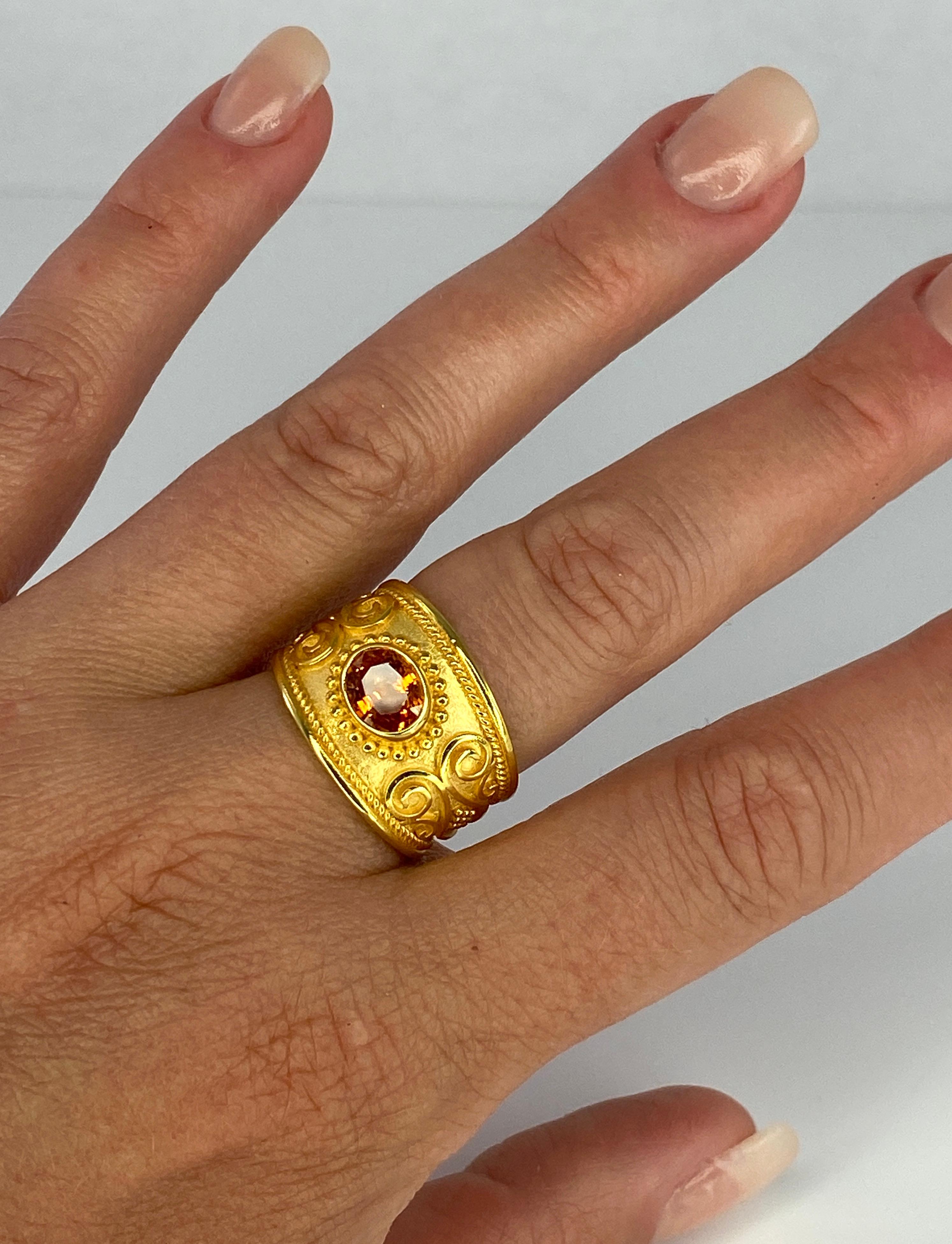 Bague collection Georgios en or jaune 18 carats de style byzantin en saphir orange en vente 6