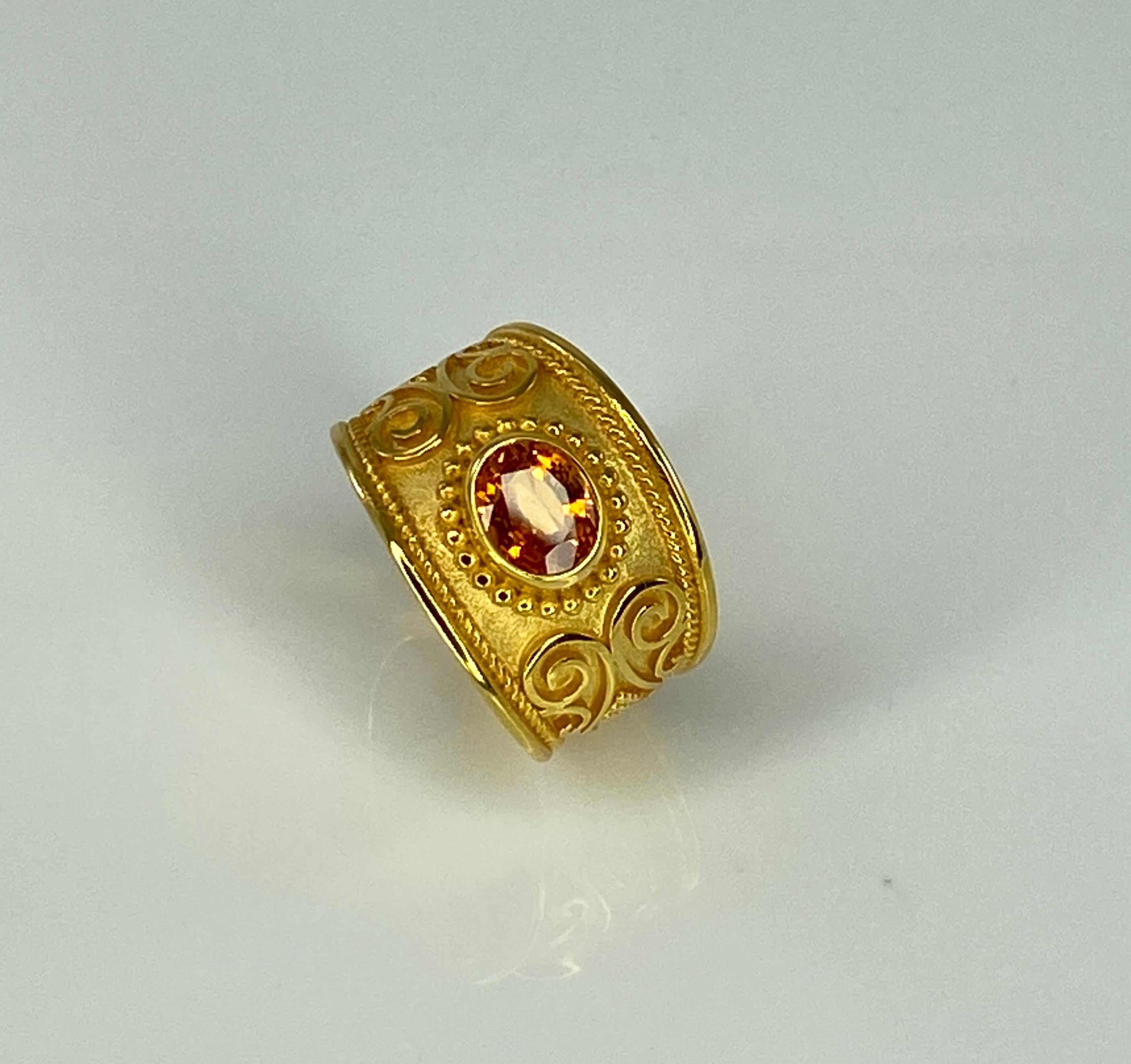 Bague collection Georgios en or jaune 18 carats de style byzantin en saphir orange en vente 7