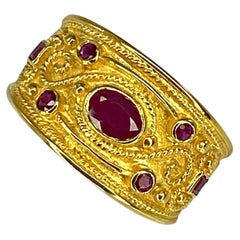 Georgios Collections Ring aus 18 Karat Gelbgold mit Rubinen und Diamanten im byzantinischen Stil