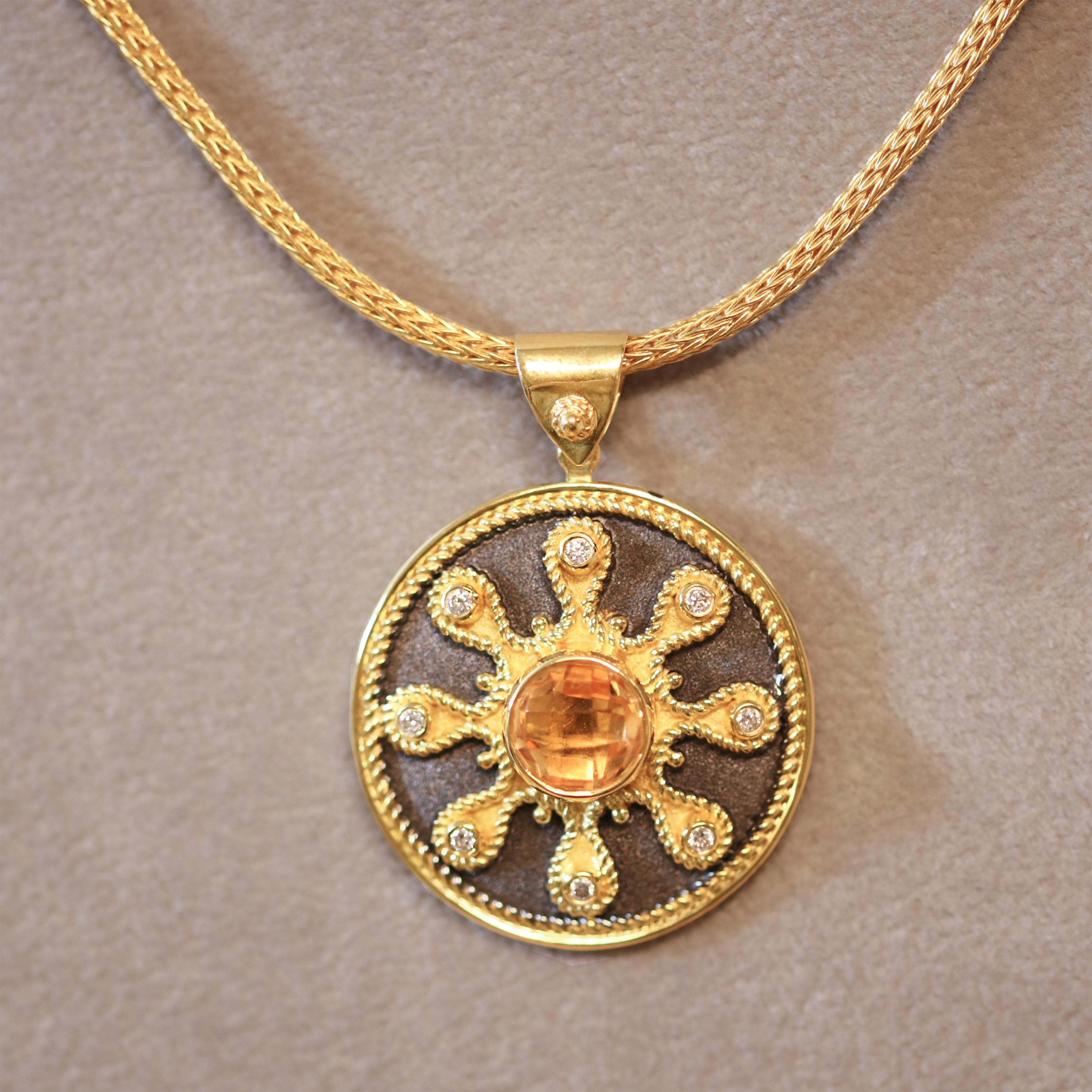 Taille ronde Georgios Collections Pendentif en or jaune 18 carats, citrine et diamant avec chaîne en vente