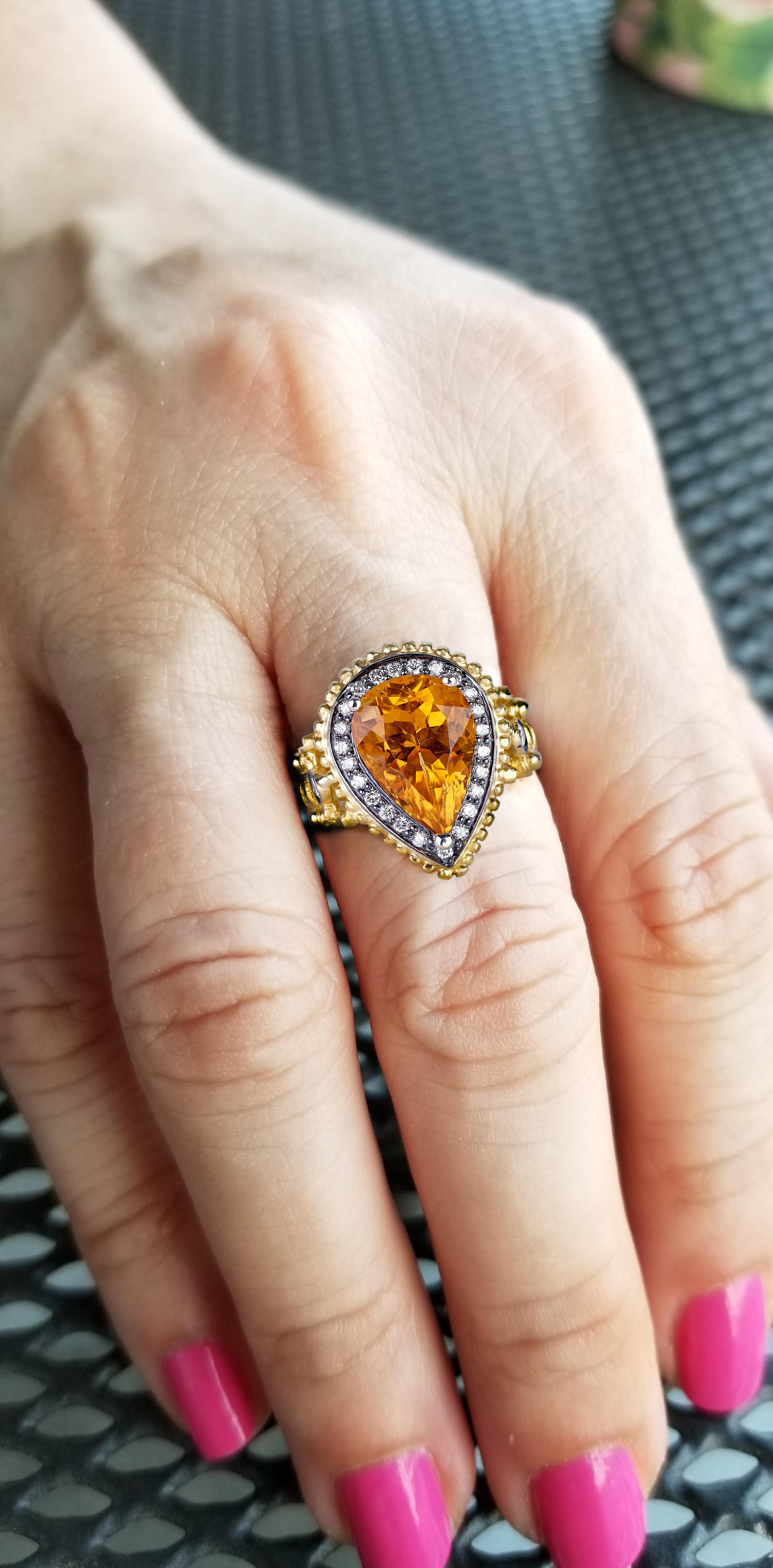 Taille poire Georgios Collections Bague en or jaune 18 carats, citrine et diamants avec granulation en vente