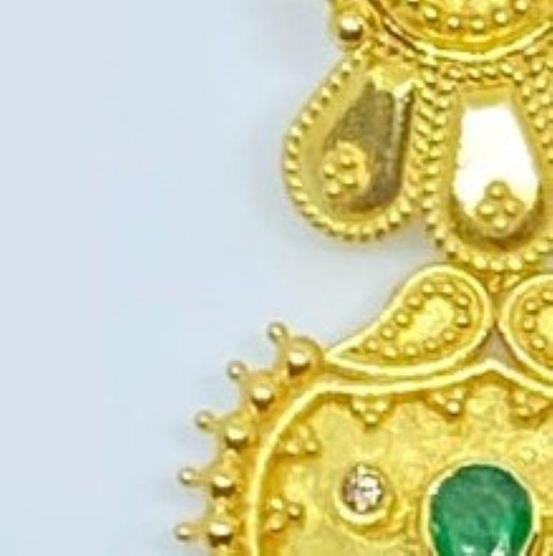 Georgios Kollektionen 18 Karat Gelbgold Diamant und Smaragd Tropfenohrringe im Angebot 1