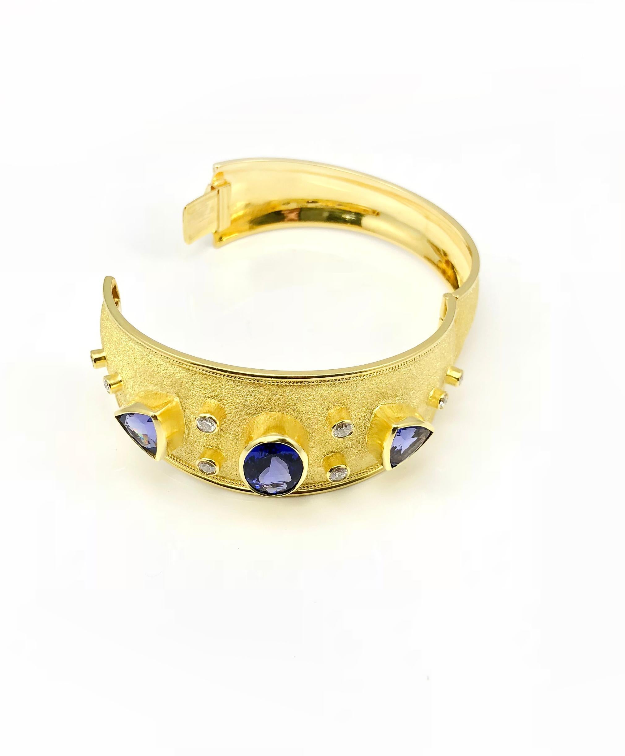 Georgios Collections 18 Karat Yellow Gold Diamond and Tanzanite Bangle Bracelet  In New Condition For Sale In Astoria, NY