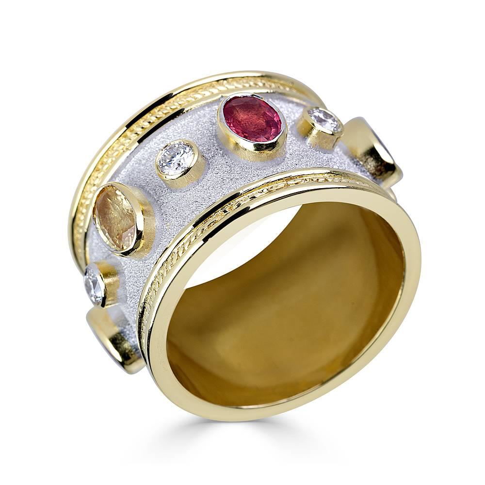 Georgios Kollektionen 18 Karat Gelbgold Diamant-Ring mit Saphiren im Zustand „Neu“ im Angebot in Astoria, NY