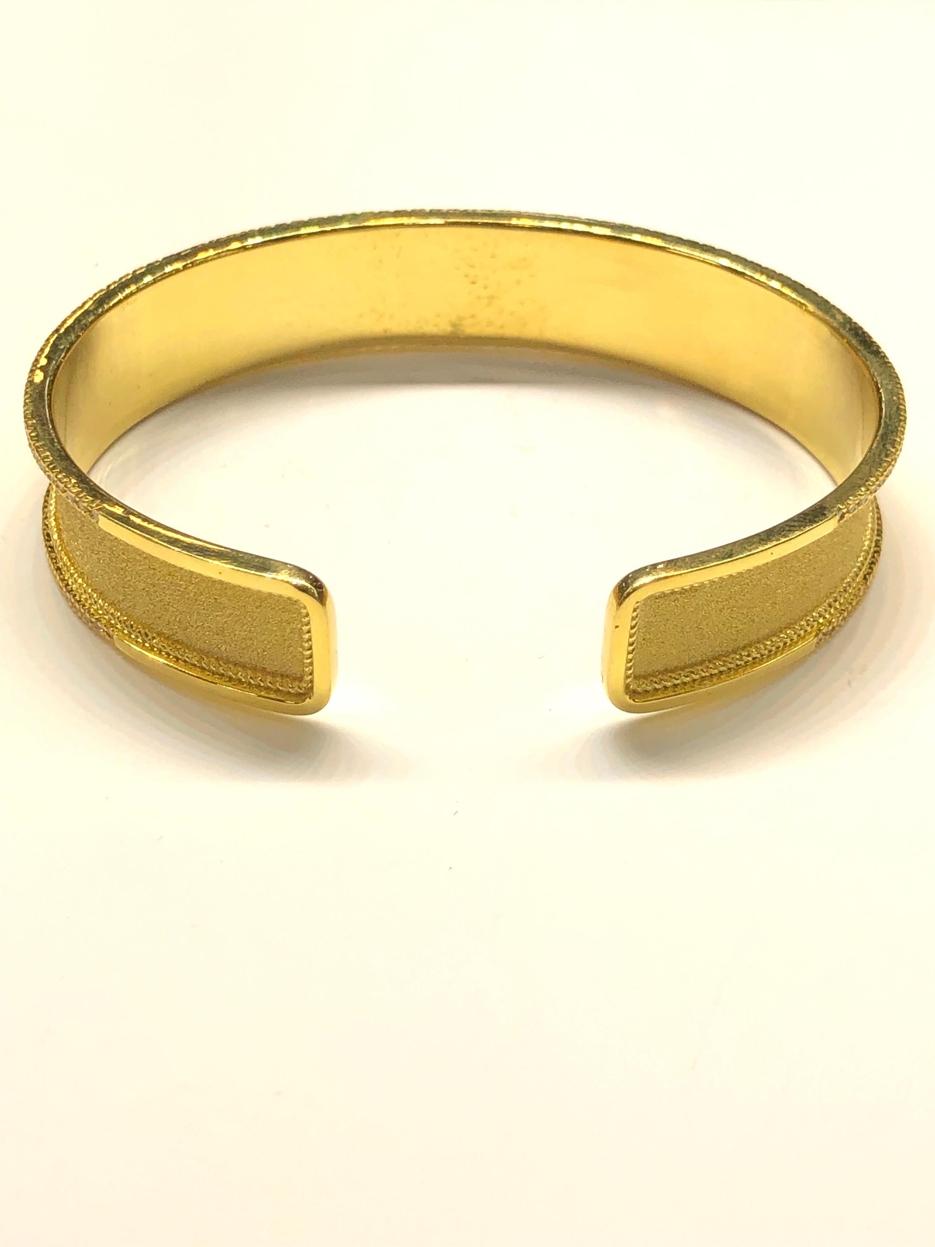 Georgios Collections 18 Karat Yellow Gold Diamond Bangle Bracelet In New Condition For Sale In Astoria, NY