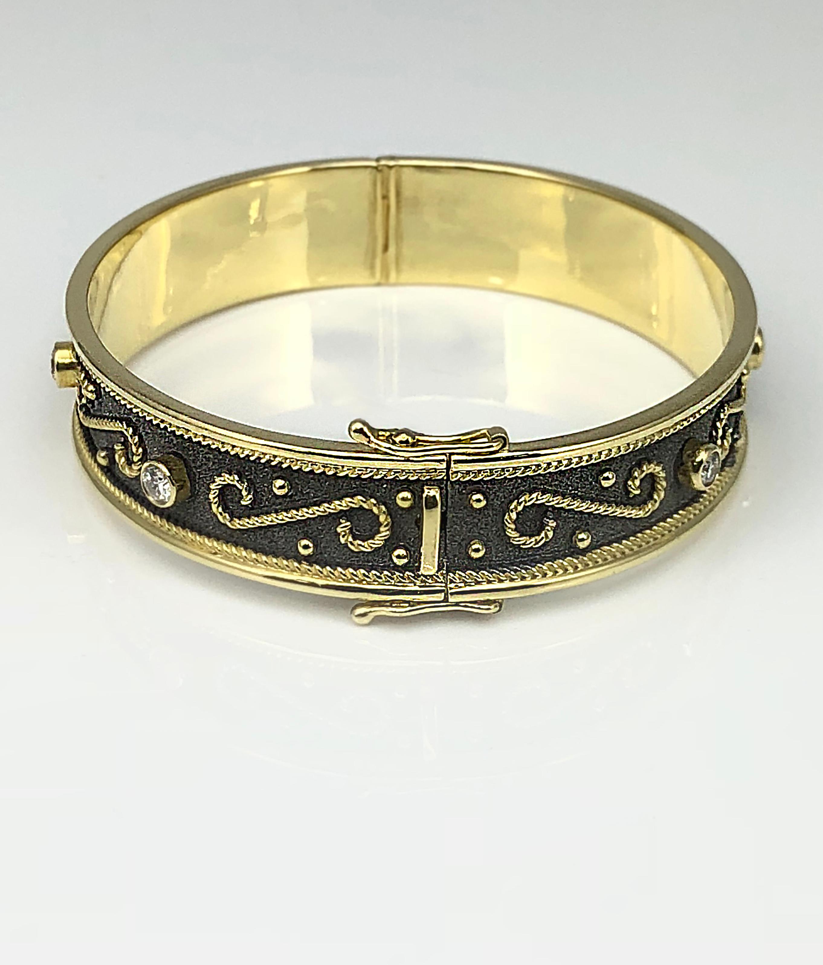 Georgios Kollektionen 18 Karat Gelbgold Diamant Zweifarbig Granuliertes Armband für Damen oder Herren im Angebot