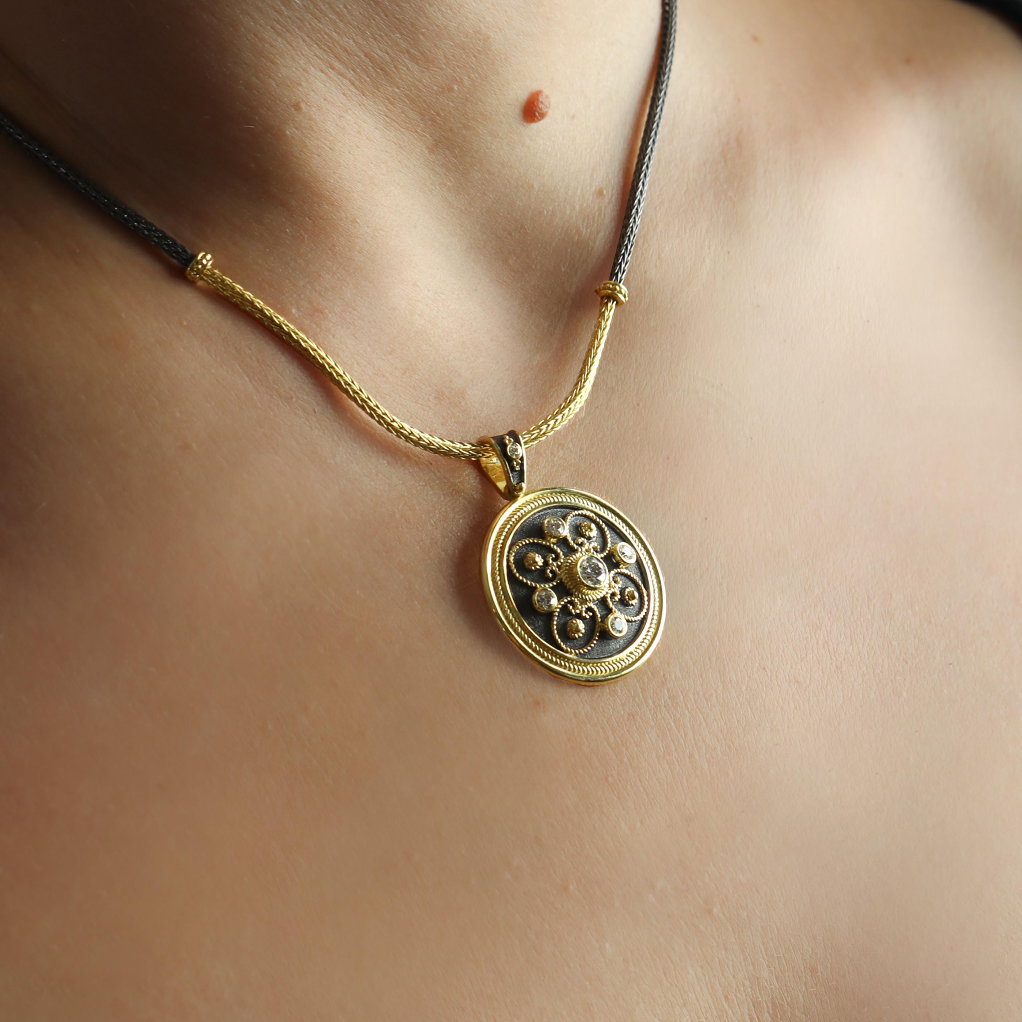 Pendentif pièce de monnaie Georgios Collections en or jaune 18 carats et diamants avec rhodium en vente 4