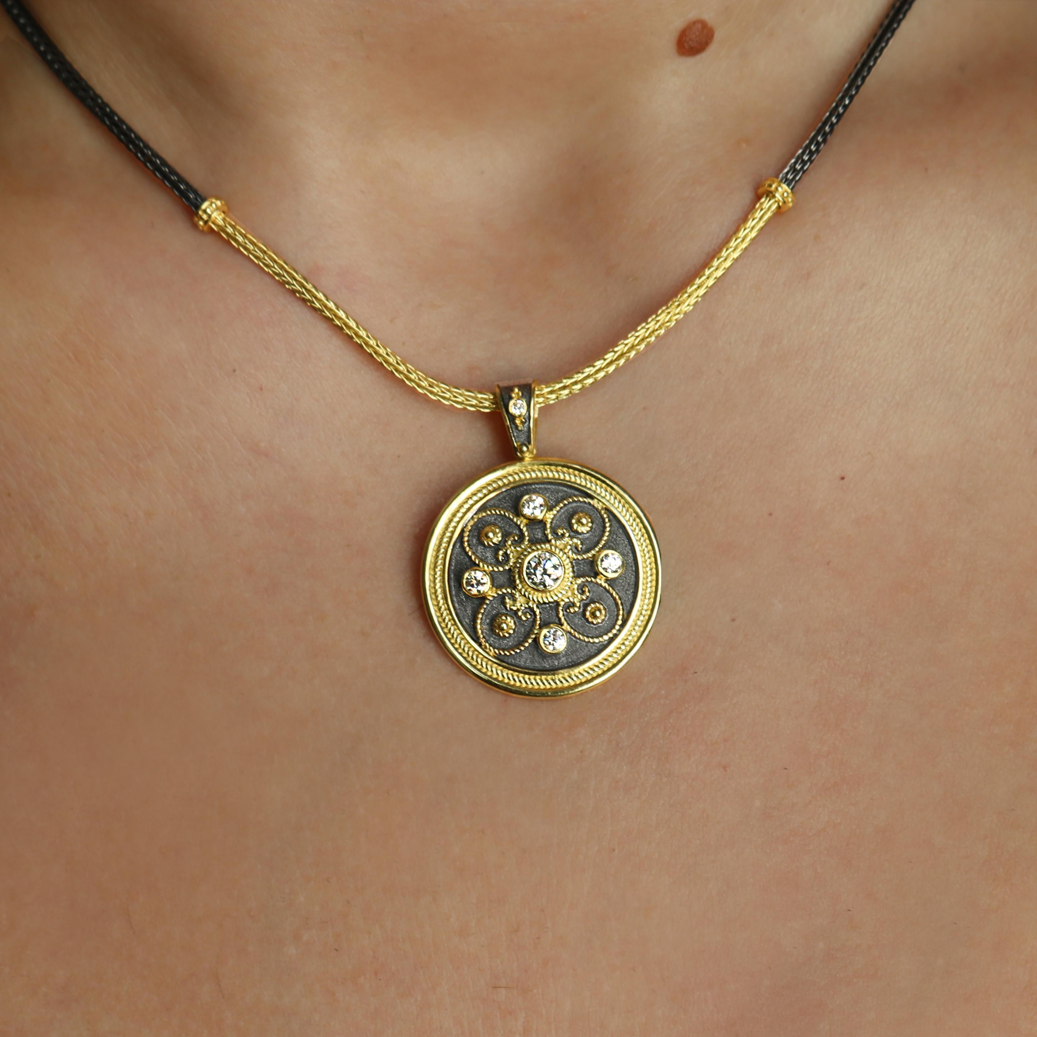 Pendentif pièce de monnaie Georgios Collections en or jaune 18 carats et diamants avec rhodium en vente 5