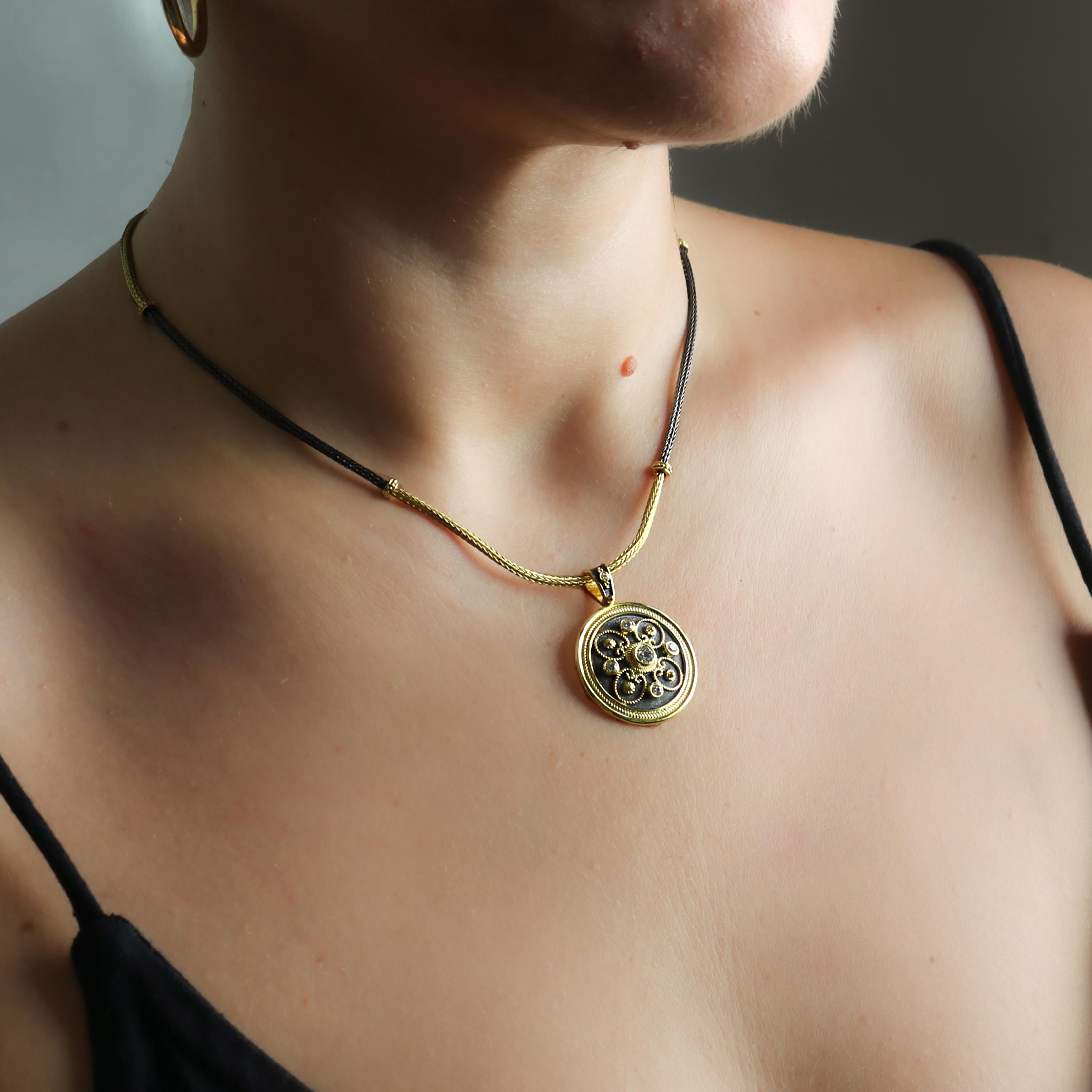Pendentif pièce de monnaie Georgios Collections en or jaune 18 carats et diamants avec rhodium en vente 6
