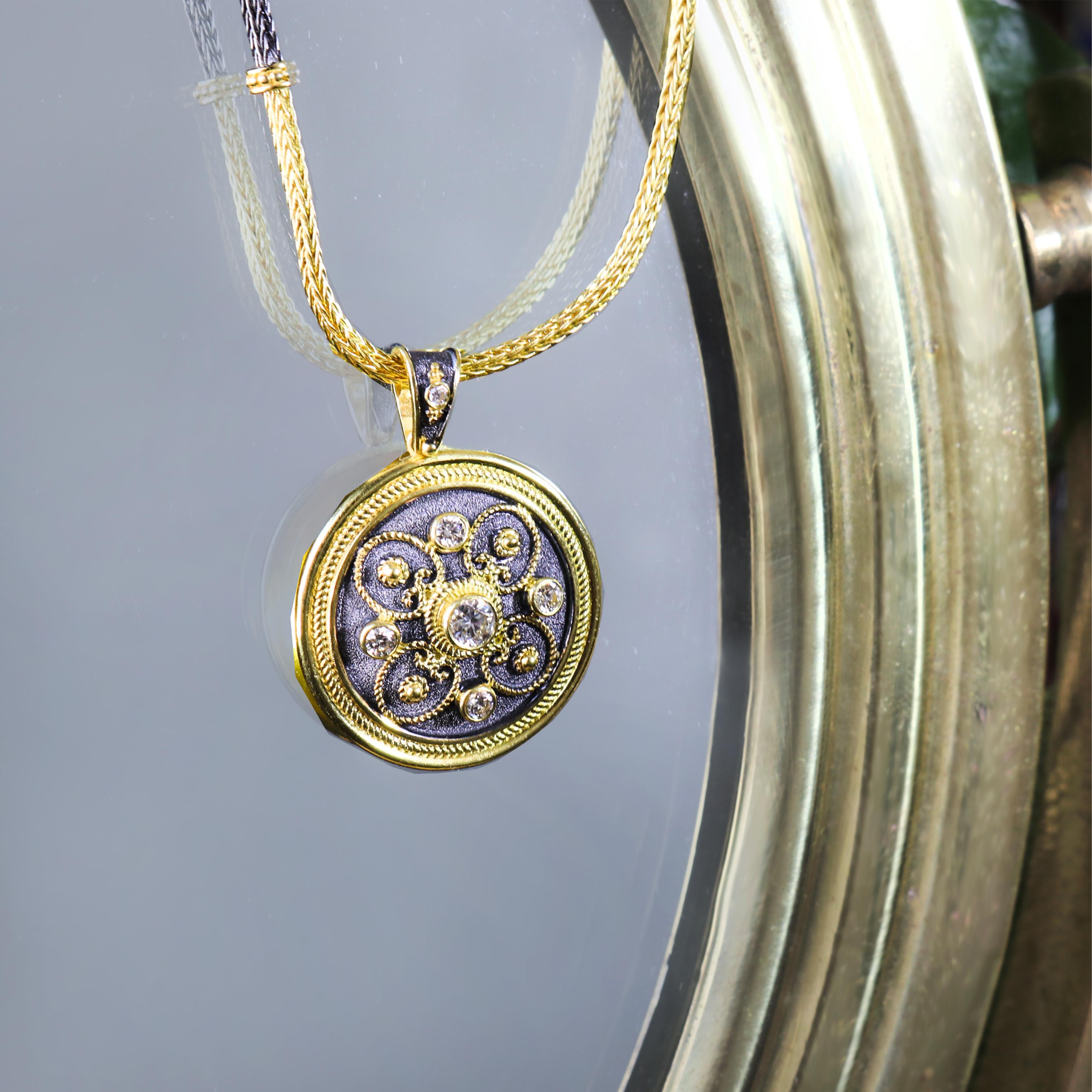 Pendentif pièce de monnaie Georgios Collections en or jaune 18 carats et diamants avec rhodium en vente 2