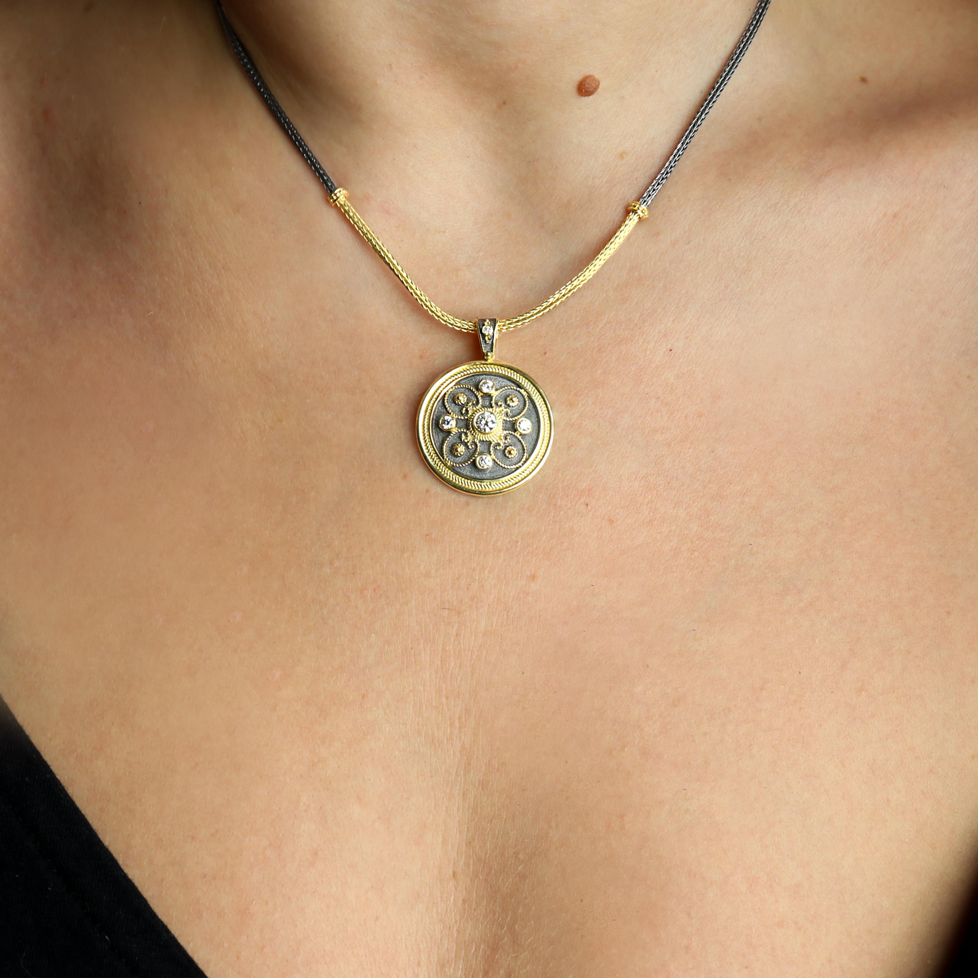 Pendentif pièce de monnaie Georgios Collections en or jaune 18 carats et diamants avec rhodium en vente 3