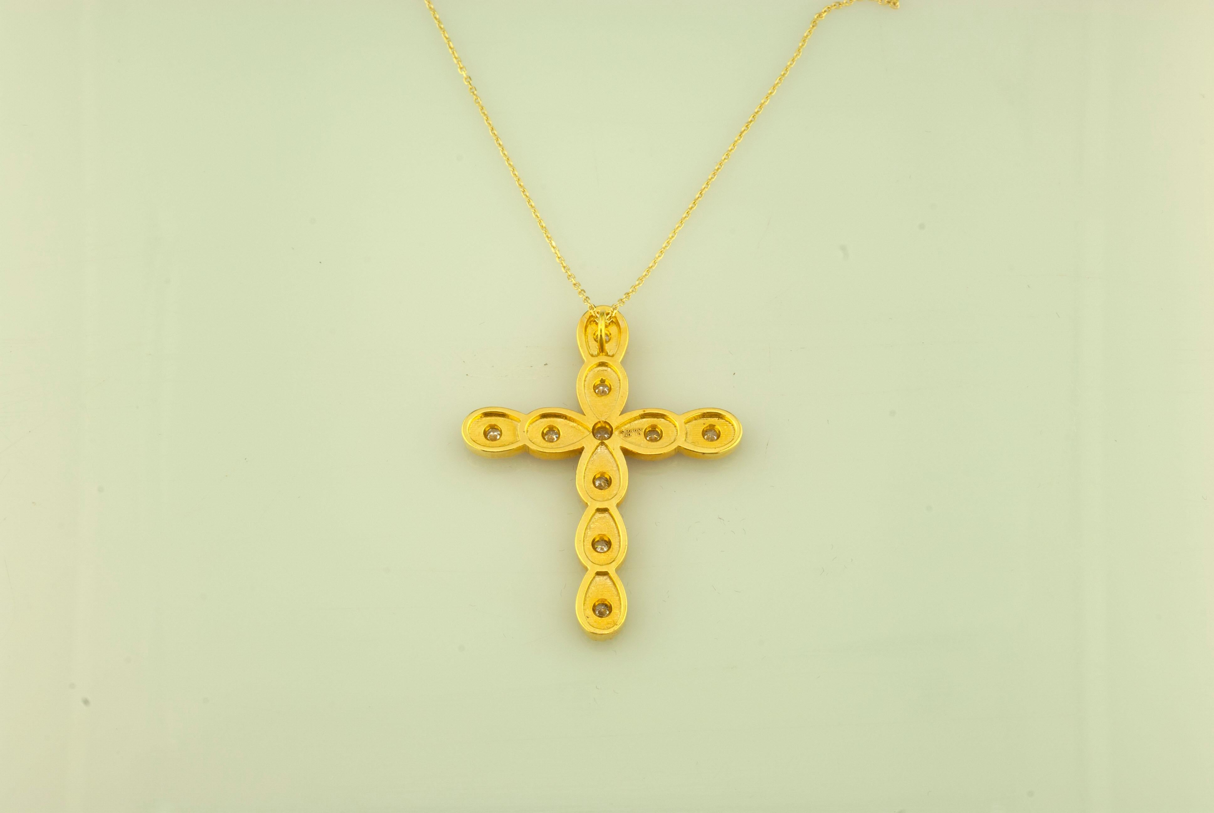 Georgios Kollektionen 18 Karat Gelbgold Diamant-Kreuz-Halskette mit Kette im Angebot 3